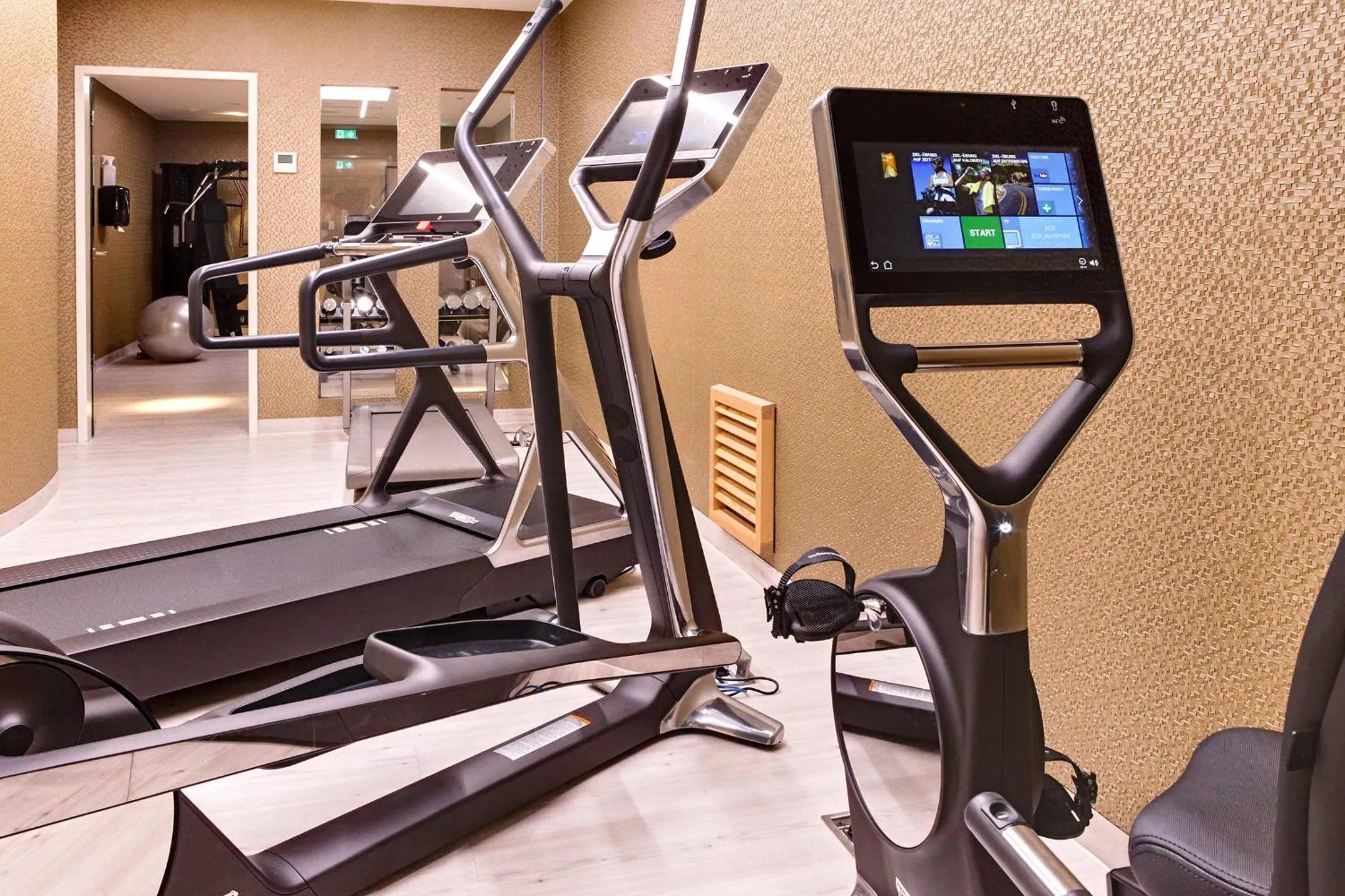 Fitness centre/facilities in SEETELHOTEL Kaiserstrand Beachhotel das Lifestyle-Hotel direkt am Strand