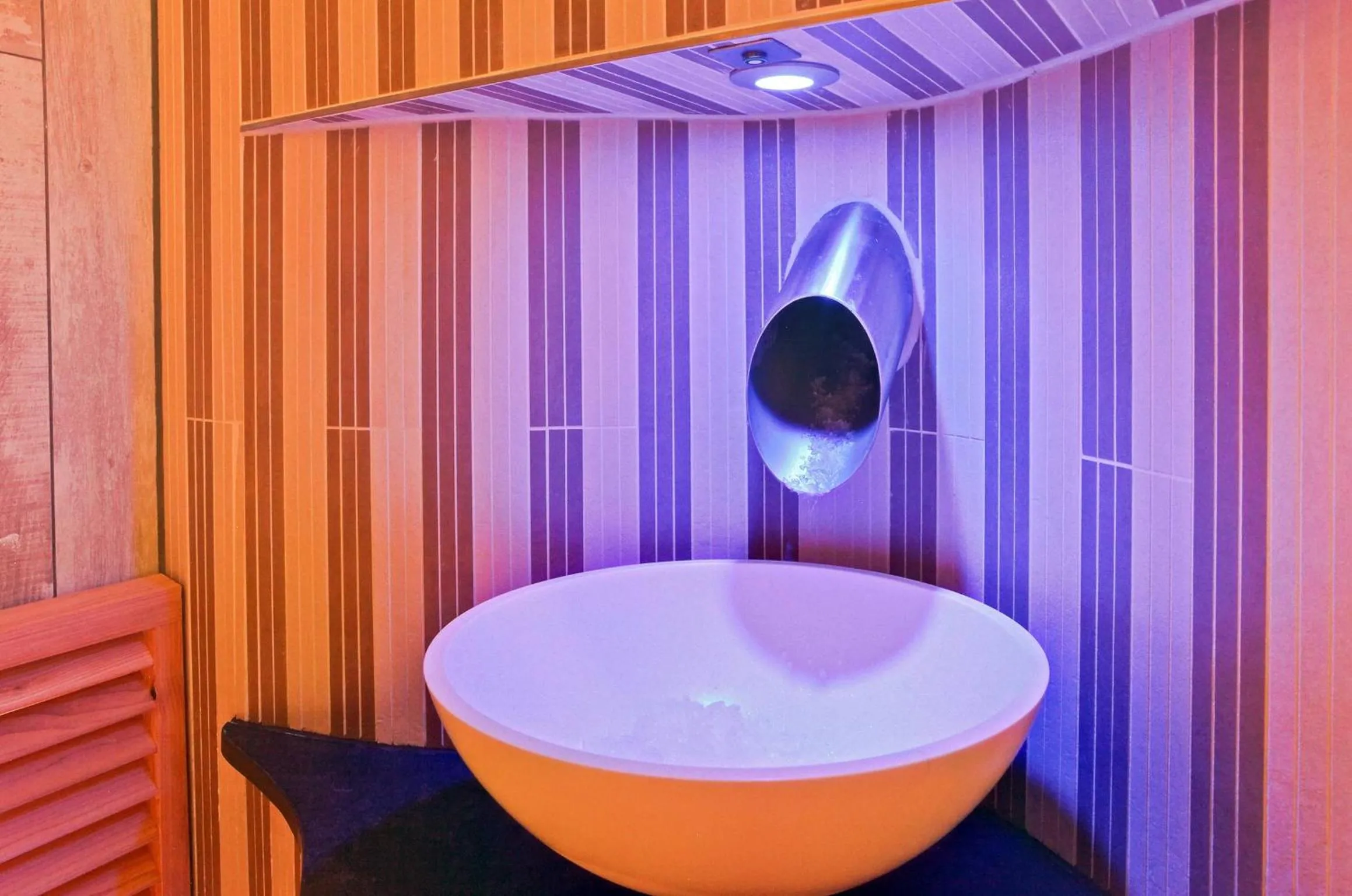 Spa and wellness centre/facilities in SEETELHOTEL Kaiserstrand Beachhotel das Lifestyle-Hotel direkt am Strand