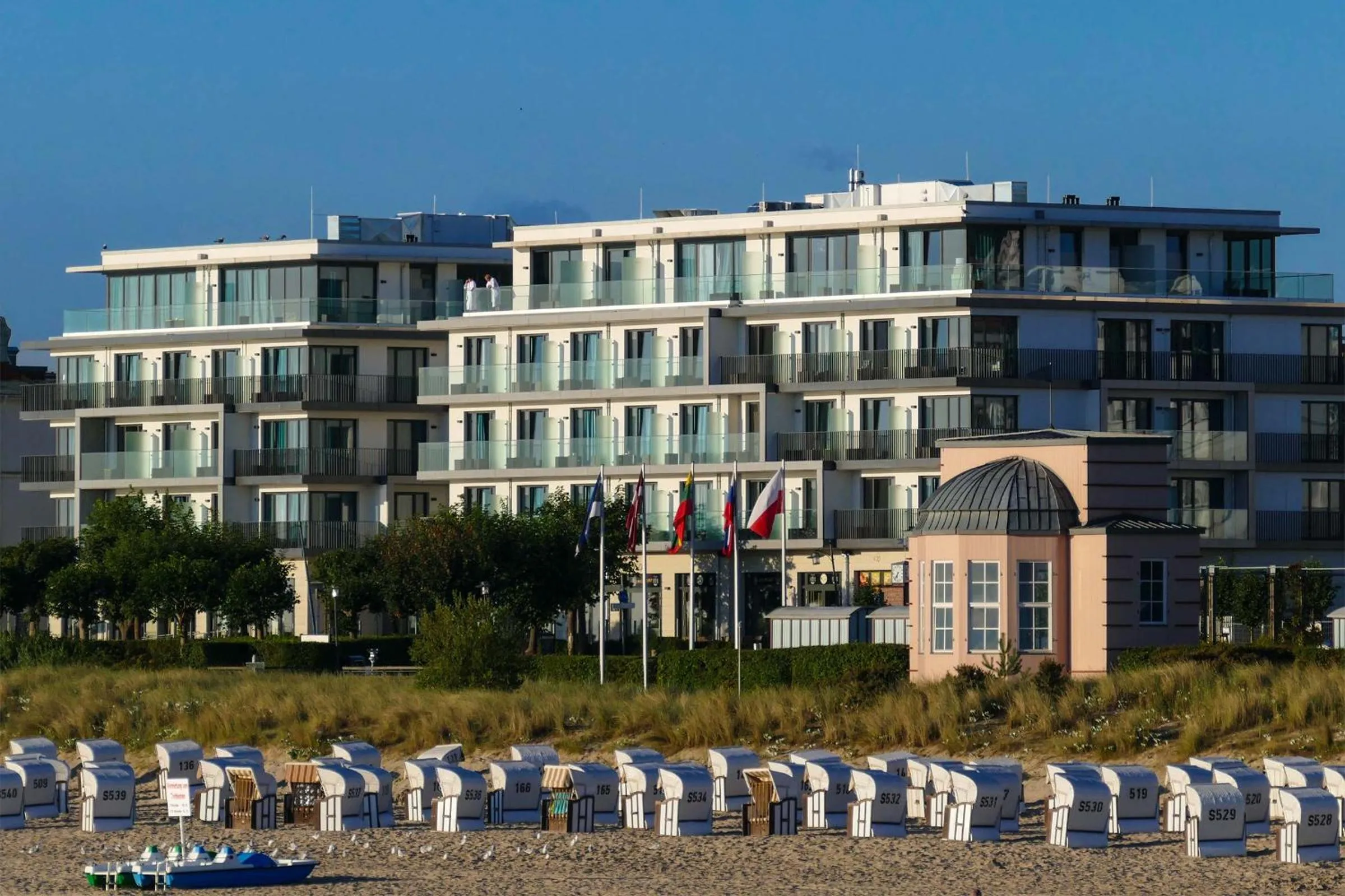 Property building in SEETELHOTEL Kaiserstrand Beachhotel das Lifestyle-Hotel direkt am Strand