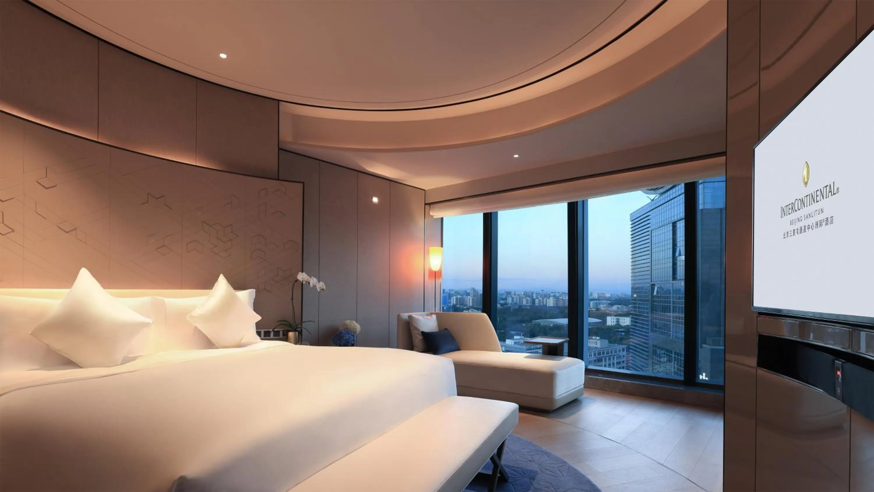 Photo of the whole room, Bed in InterContinental Beijing Sanlitun by IHG