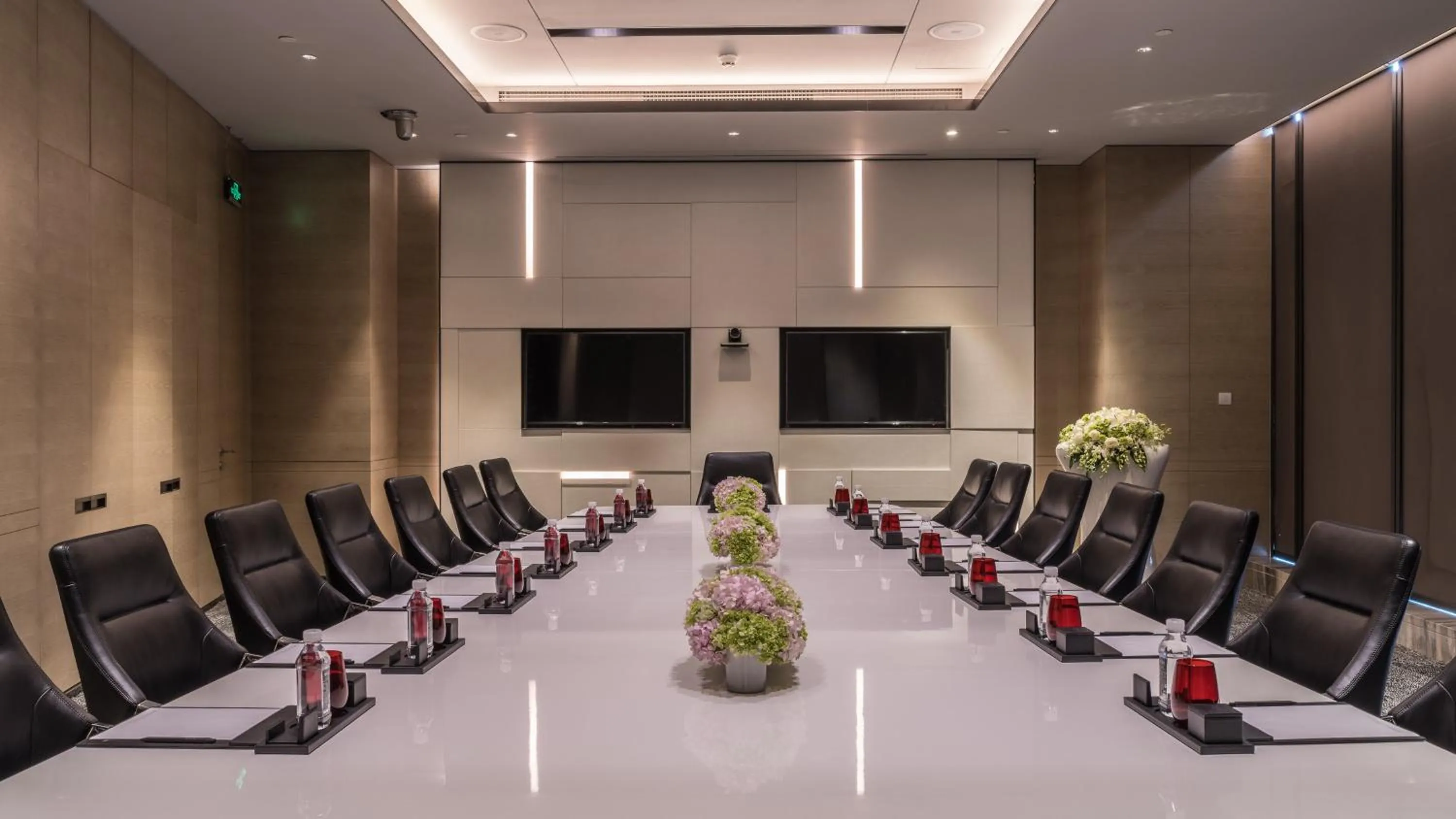 Meeting/conference room in InterContinental Beijing Sanlitun by IHG