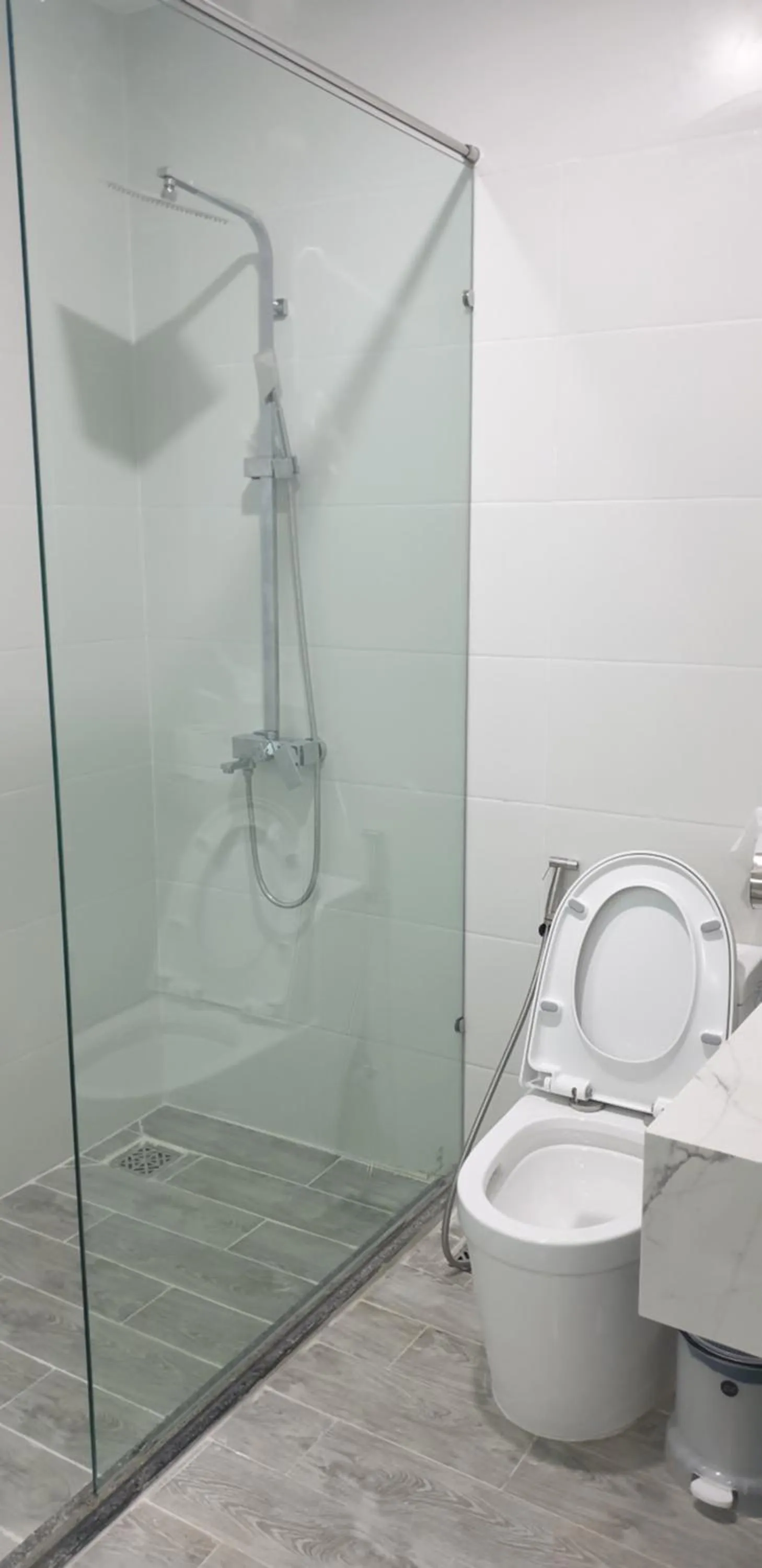 Shower in Like Family Hotel