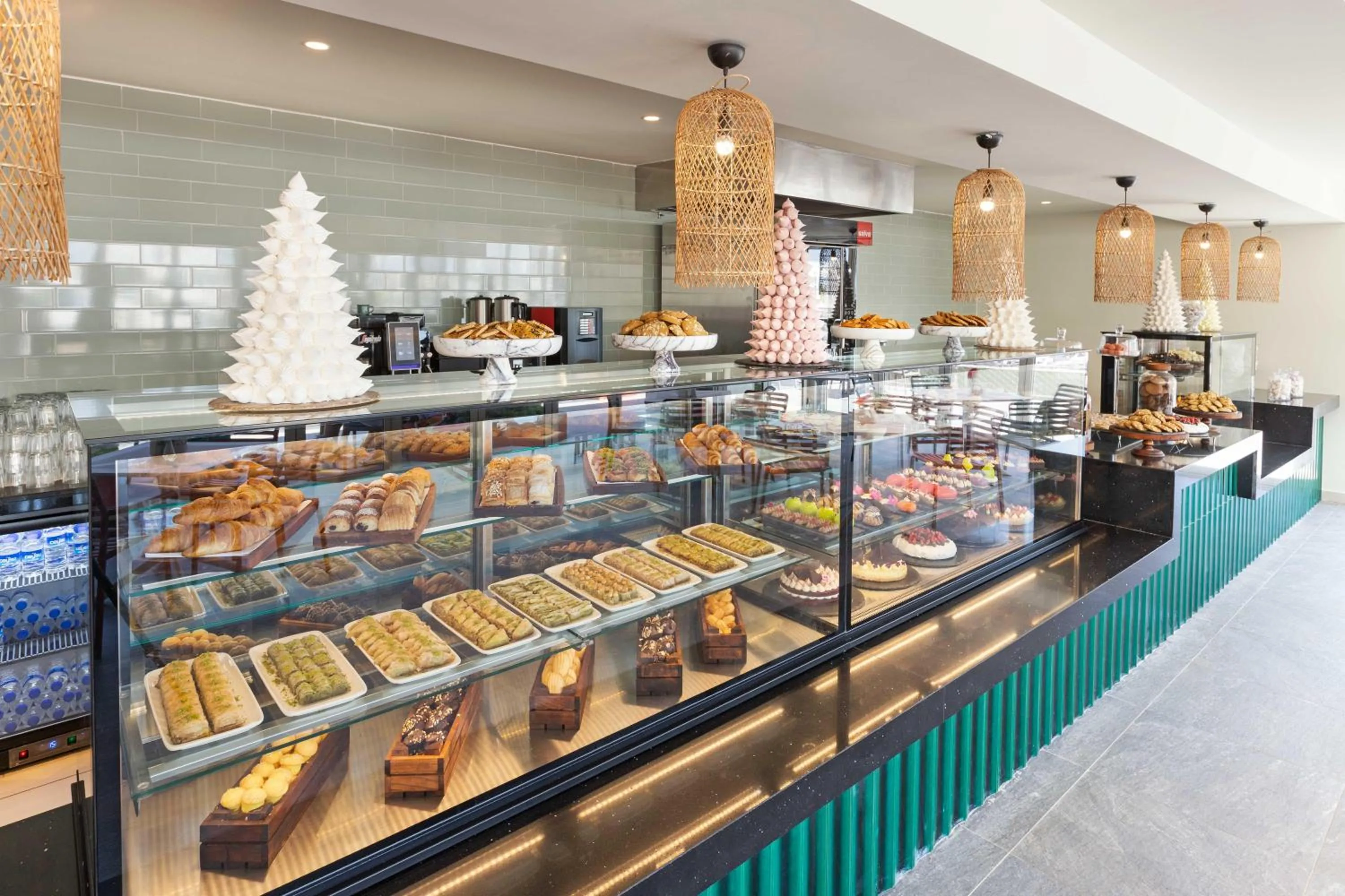 Restaurant/places to eat in Kirman Belazur Resort & Spa