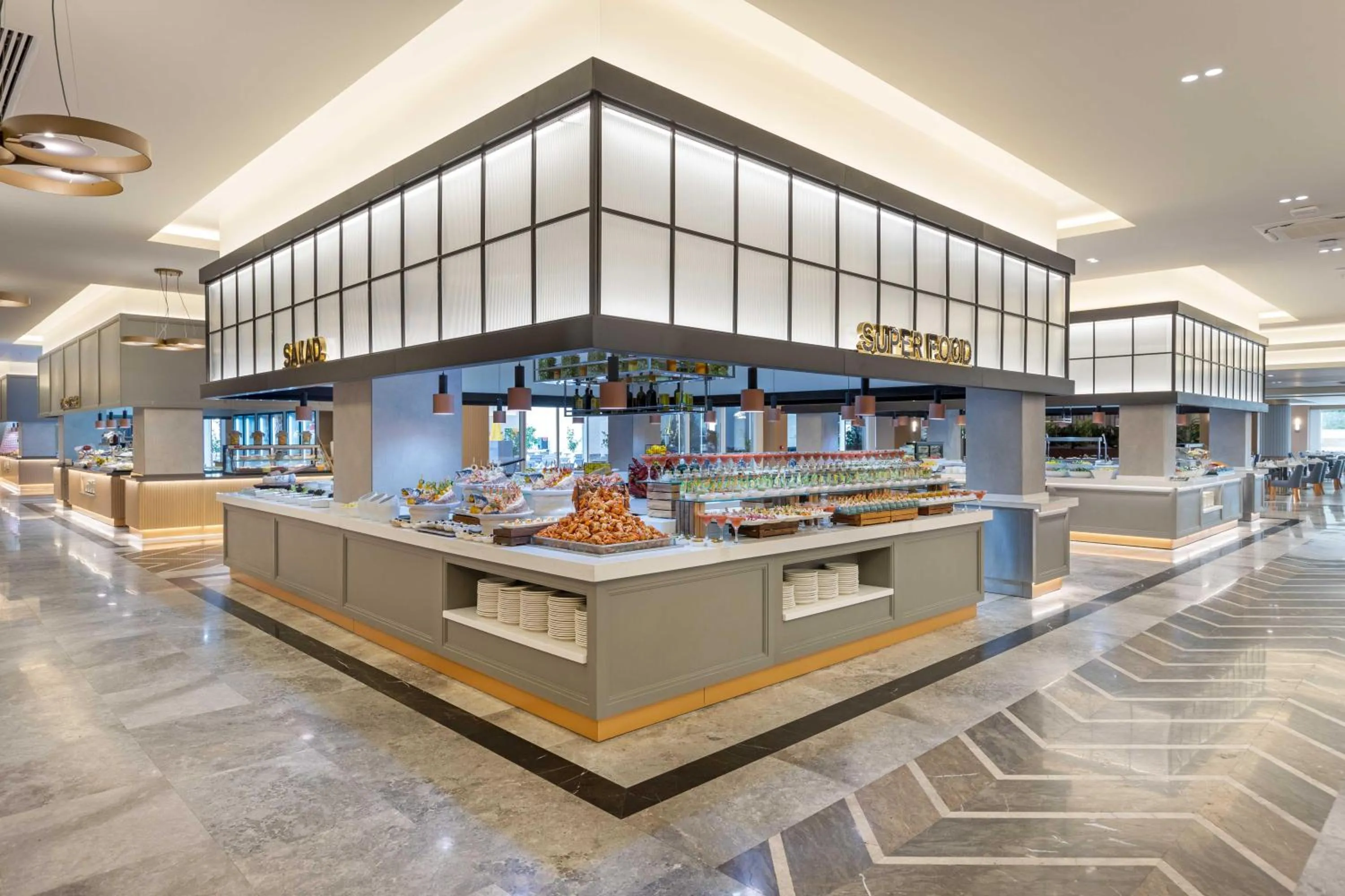 Restaurant/places to eat in Kirman Belazur Resort & Spa