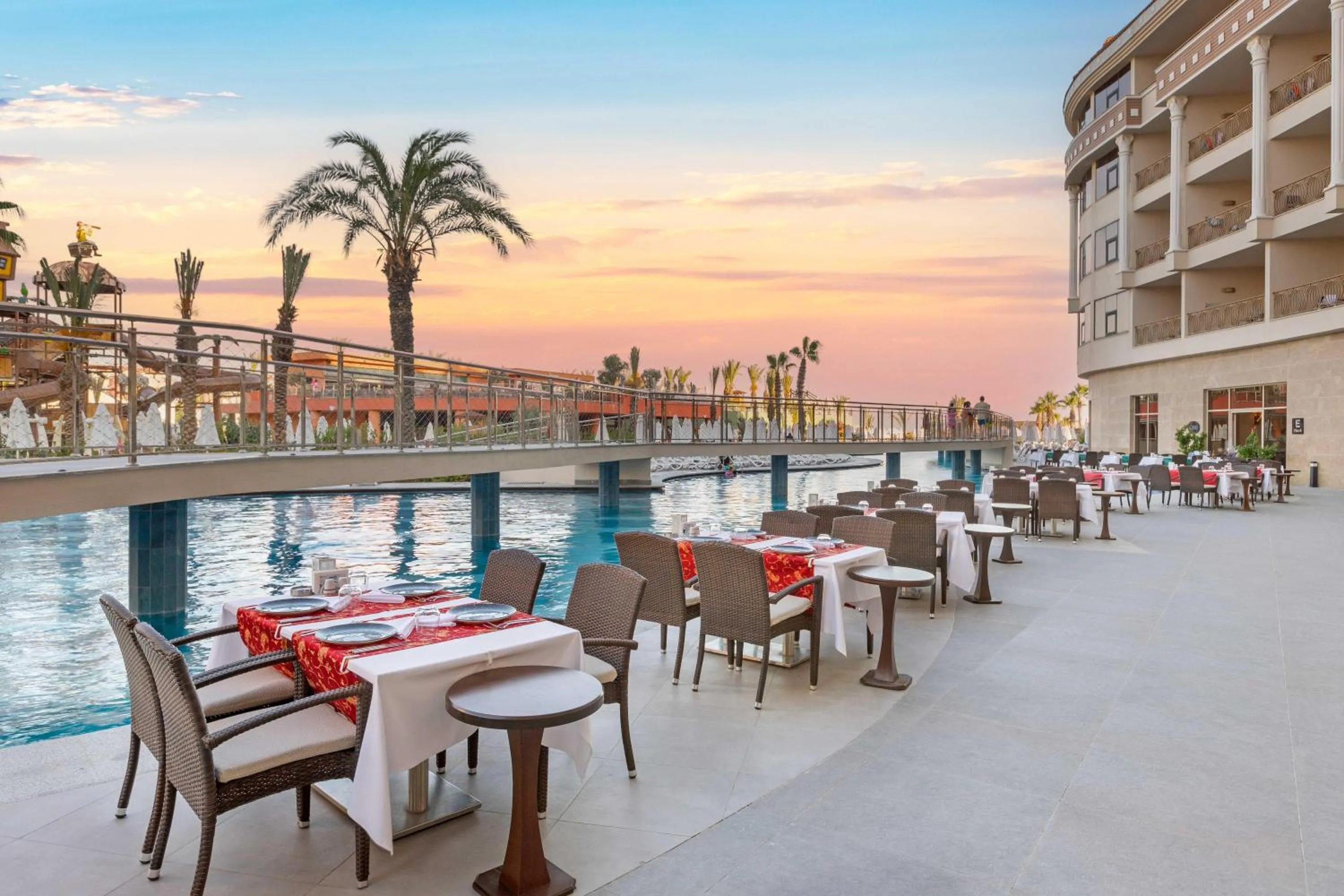 Restaurant/places to eat in Kirman Belazur Resort & Spa