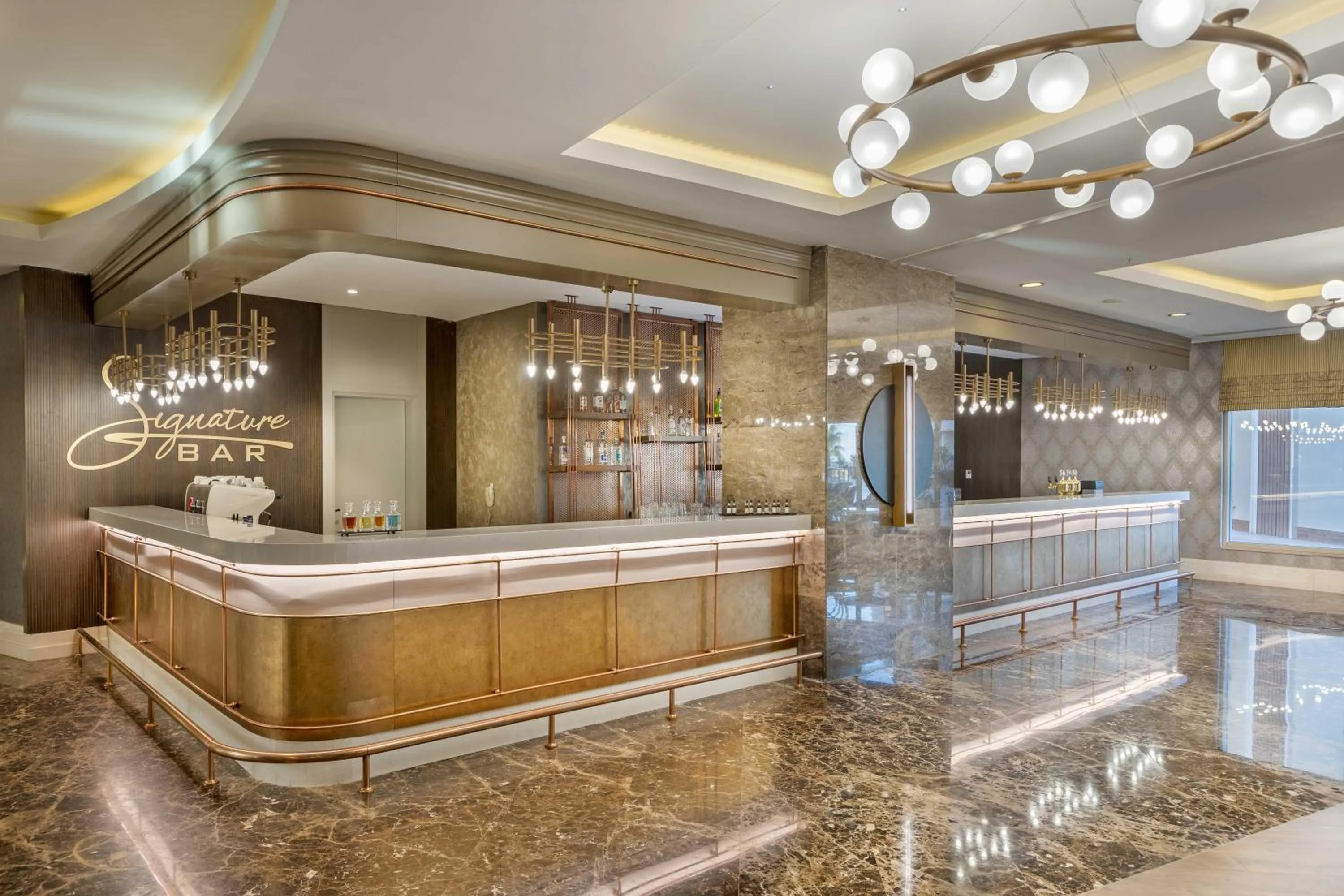 Lounge or bar in Kirman Belazur Resort & Spa