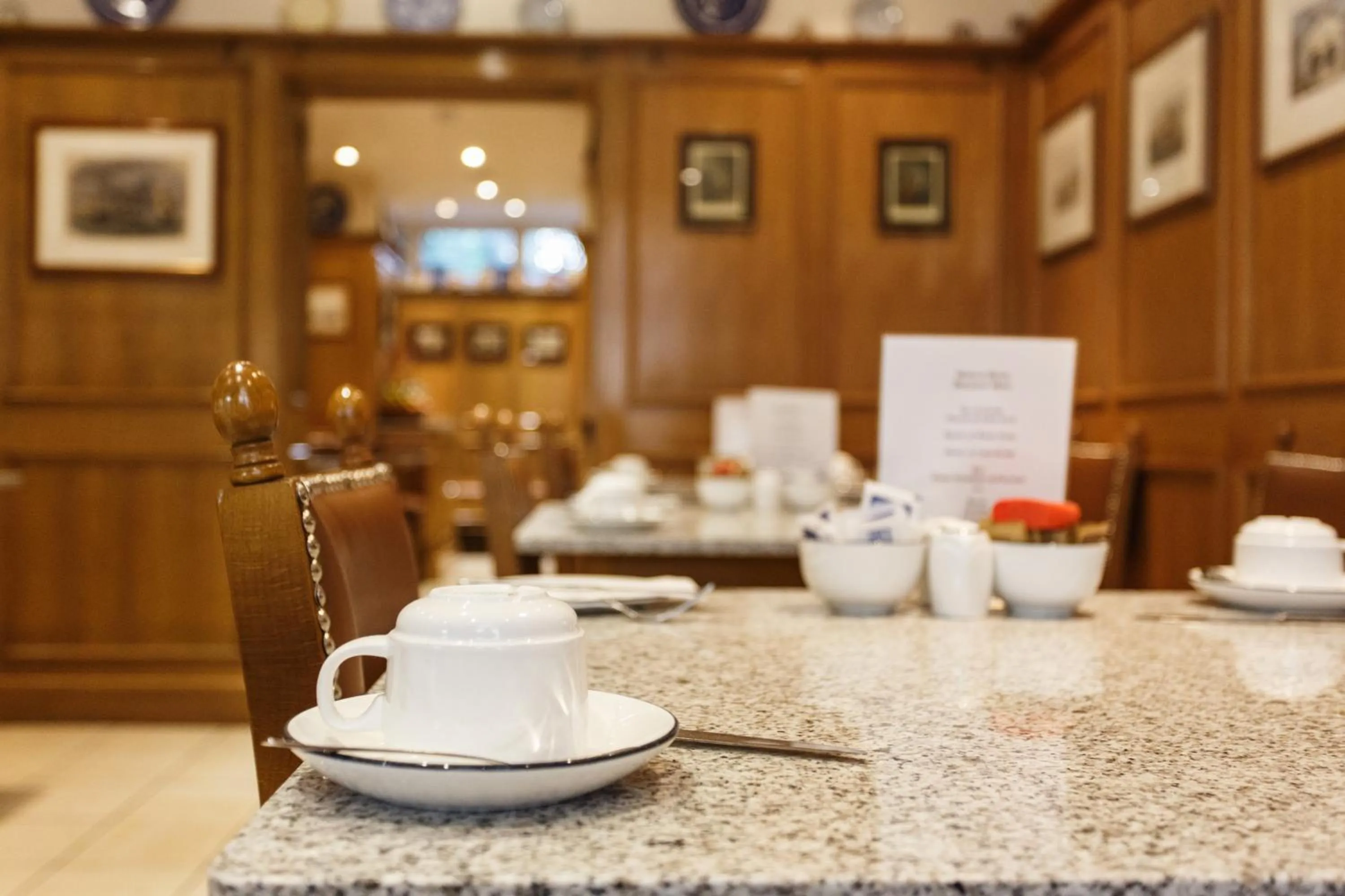 Restaurant/places to eat in Morgan Hotel