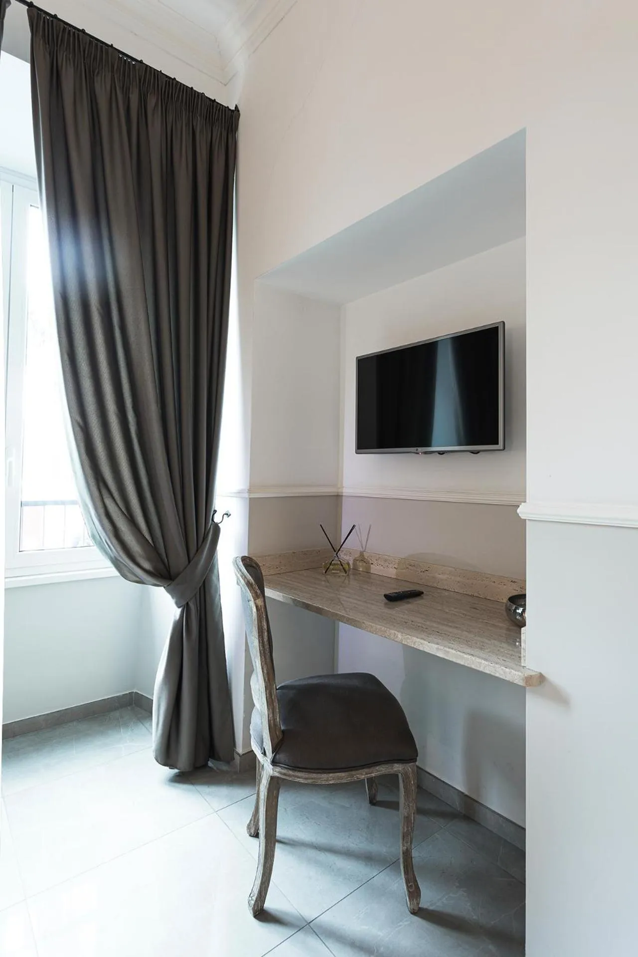 hair dresser in Vaticano Luxury Guest House