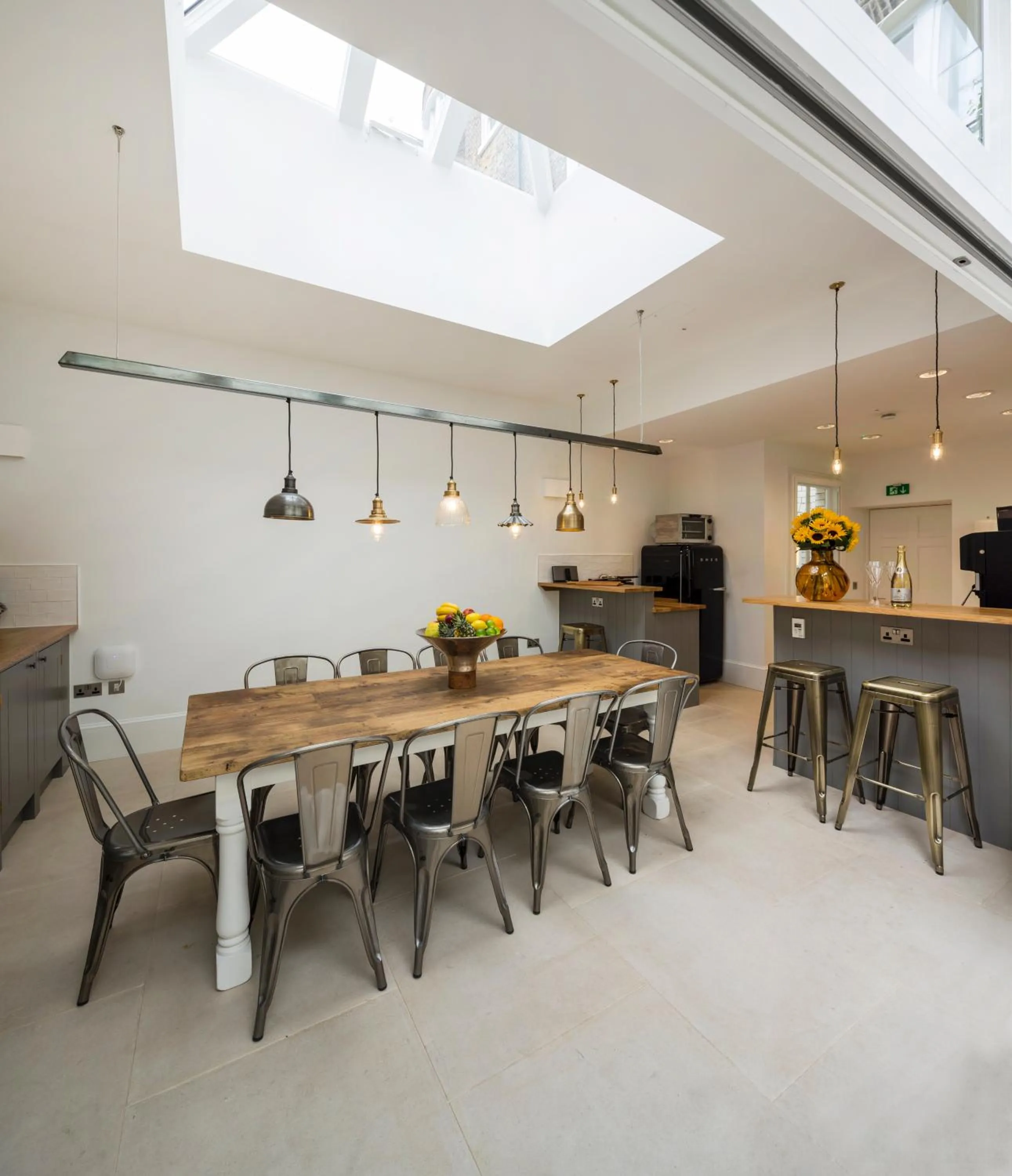 Dining area in The Z Hotel Gloucester Place