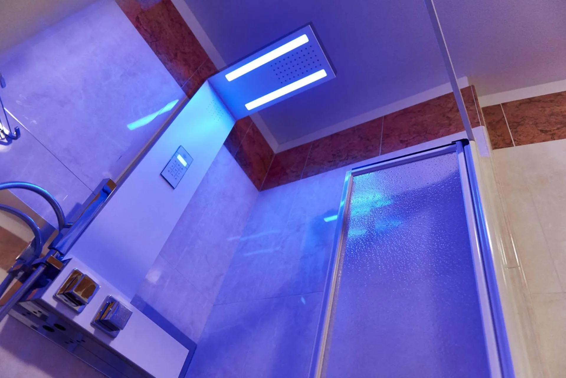 Bathroom in Hotel Venezia