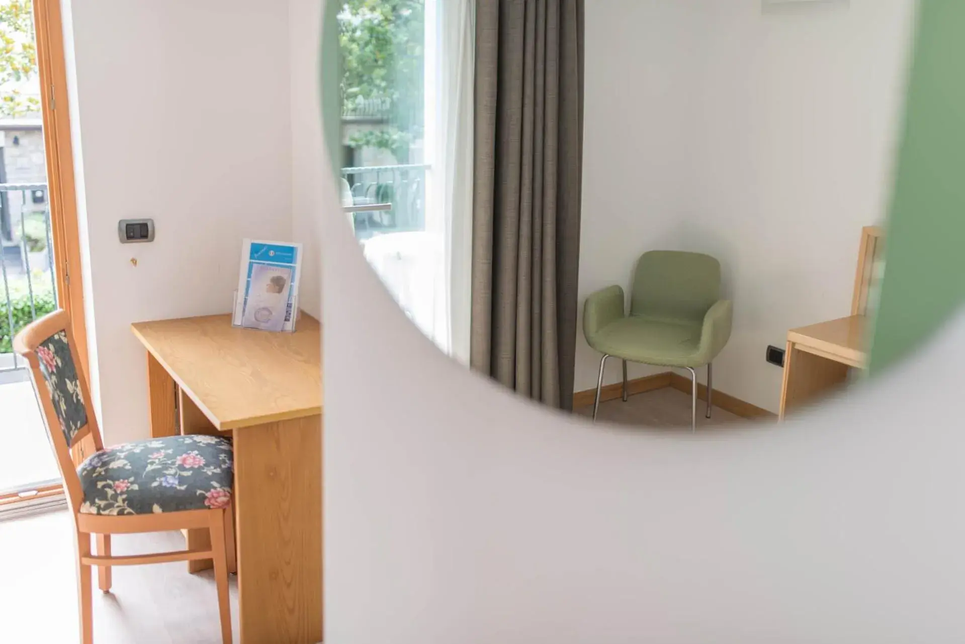 Standard Twin Room with Mountain View in Hotel Venezia Standard Twin Room with Mountain View in Hotel Venezia