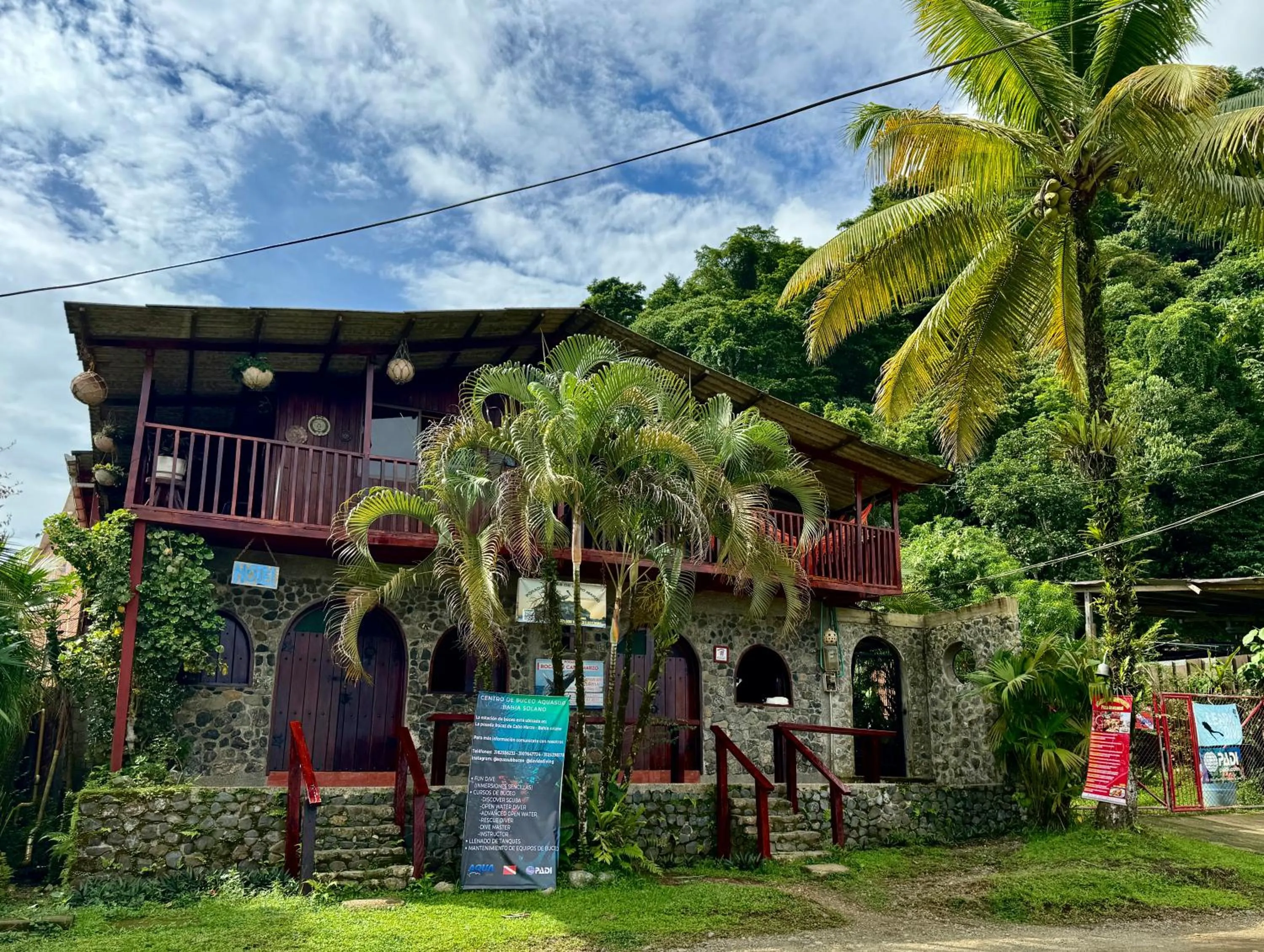 Property building in Posada Turística Rocas De Cabo Marzo