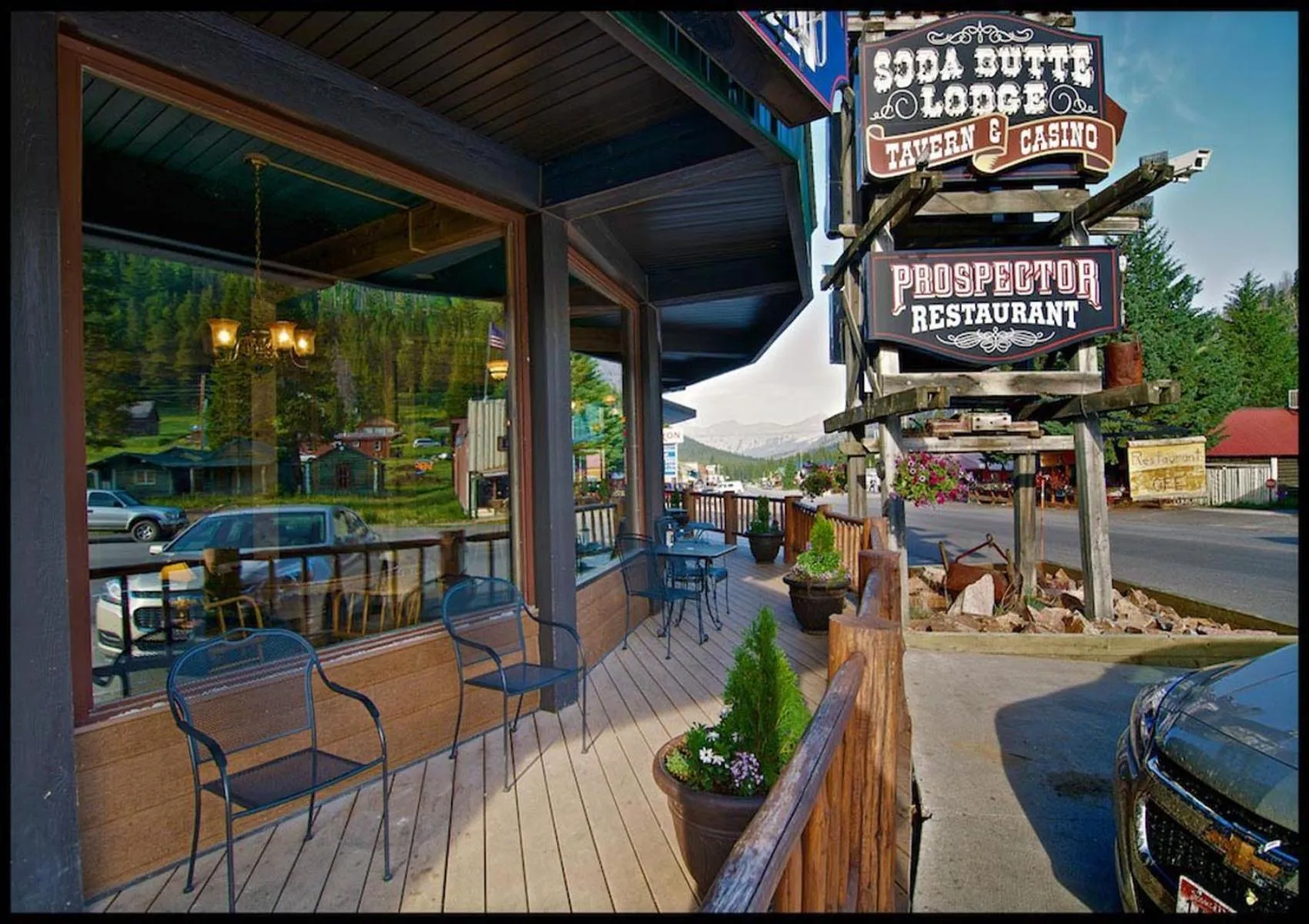 Patio in Soda Butte Lodge