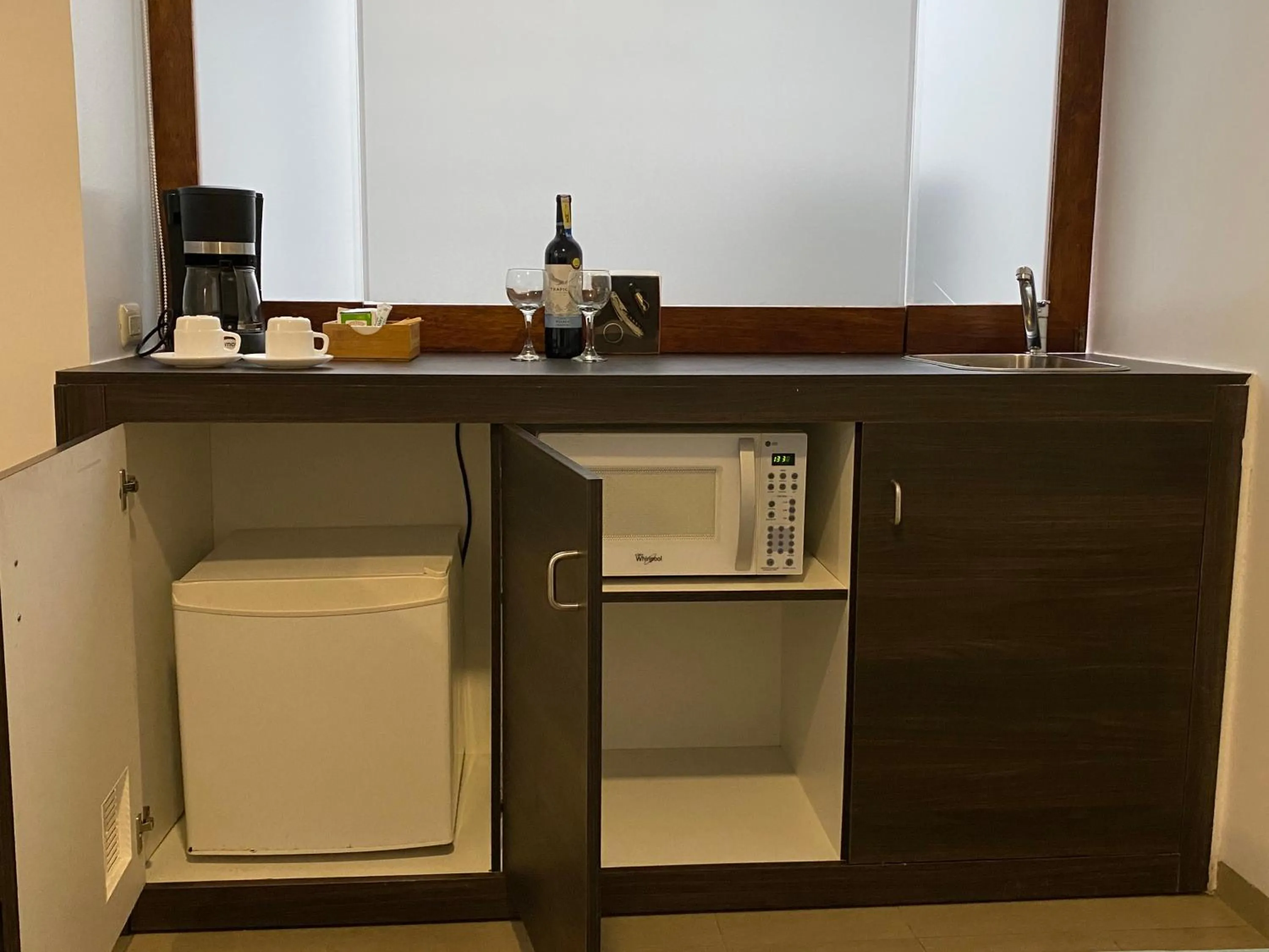 Coffee/tea facilities in Galapagos Sunset Hotel