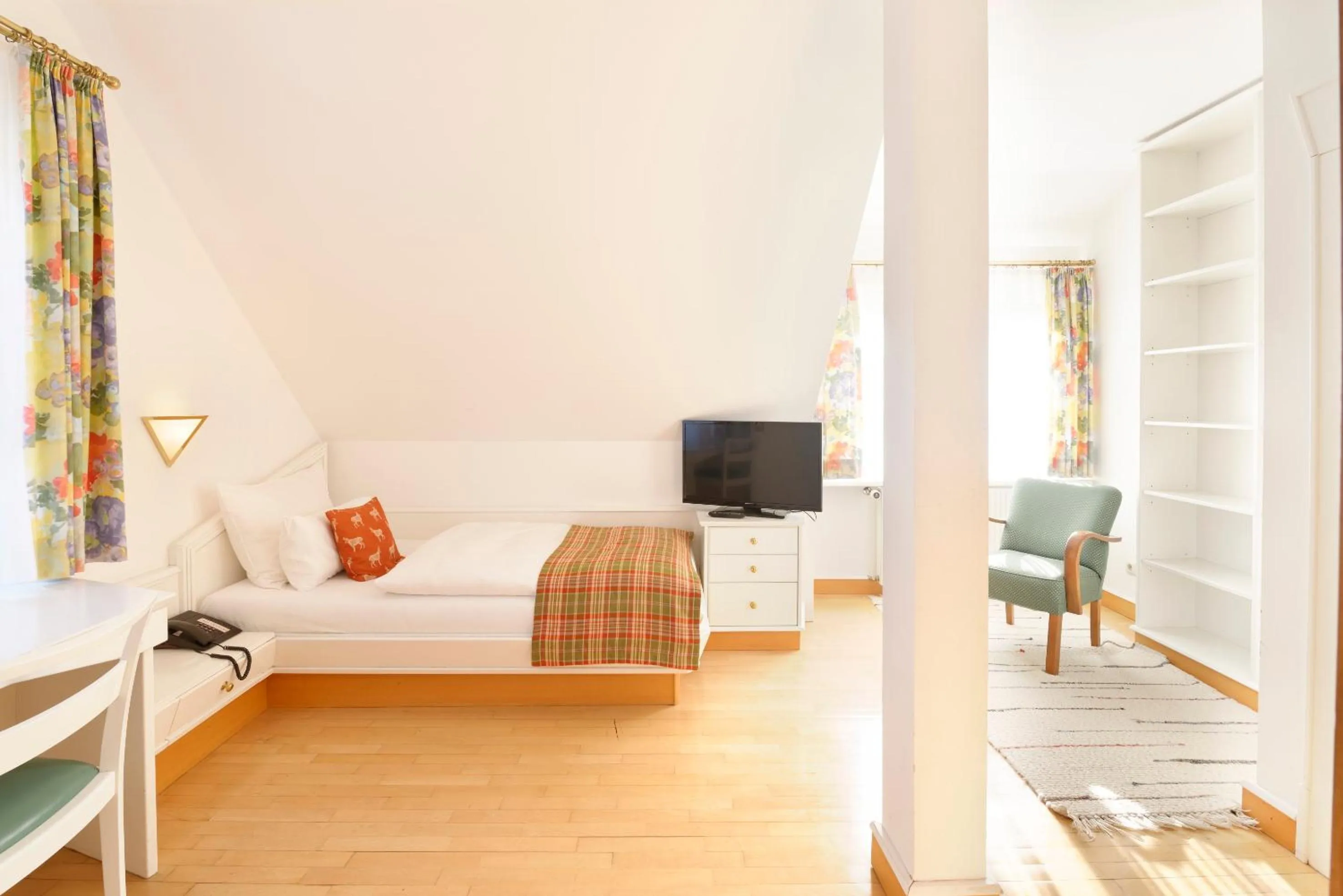 Photo of the whole room, Bed in Der Ederer