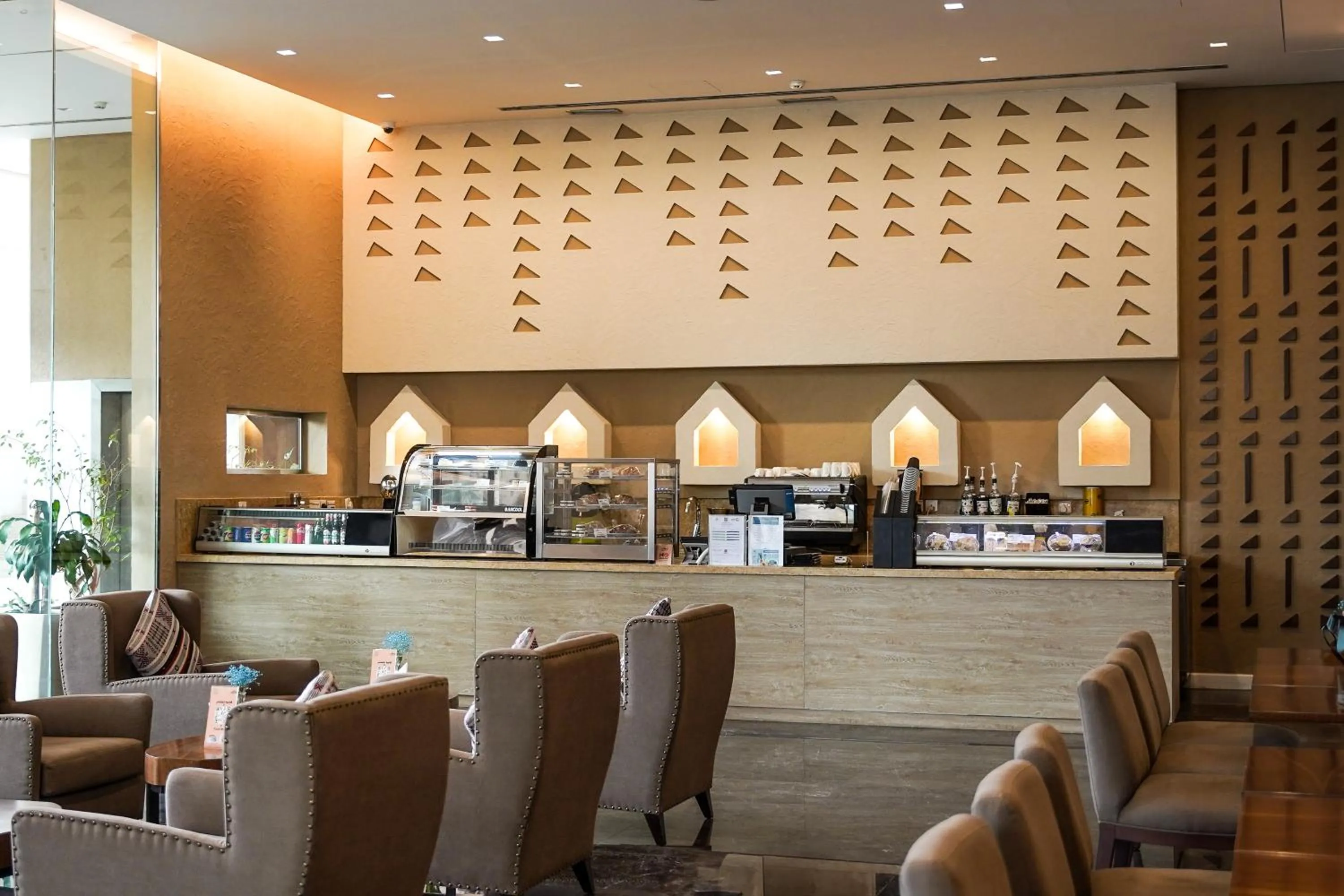 Restaurant/places to eat in Awfad Hotel