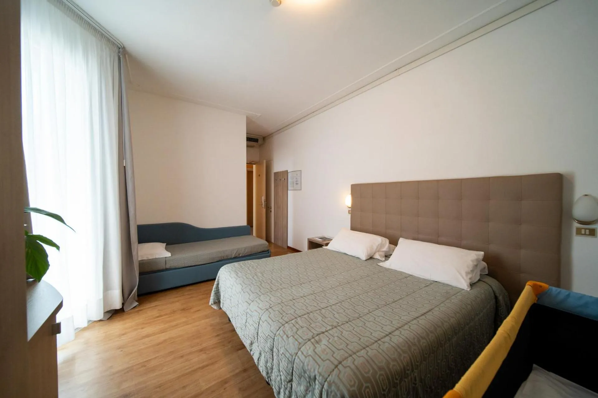 Bedroom, Bed in Hotel Palma de Majorca