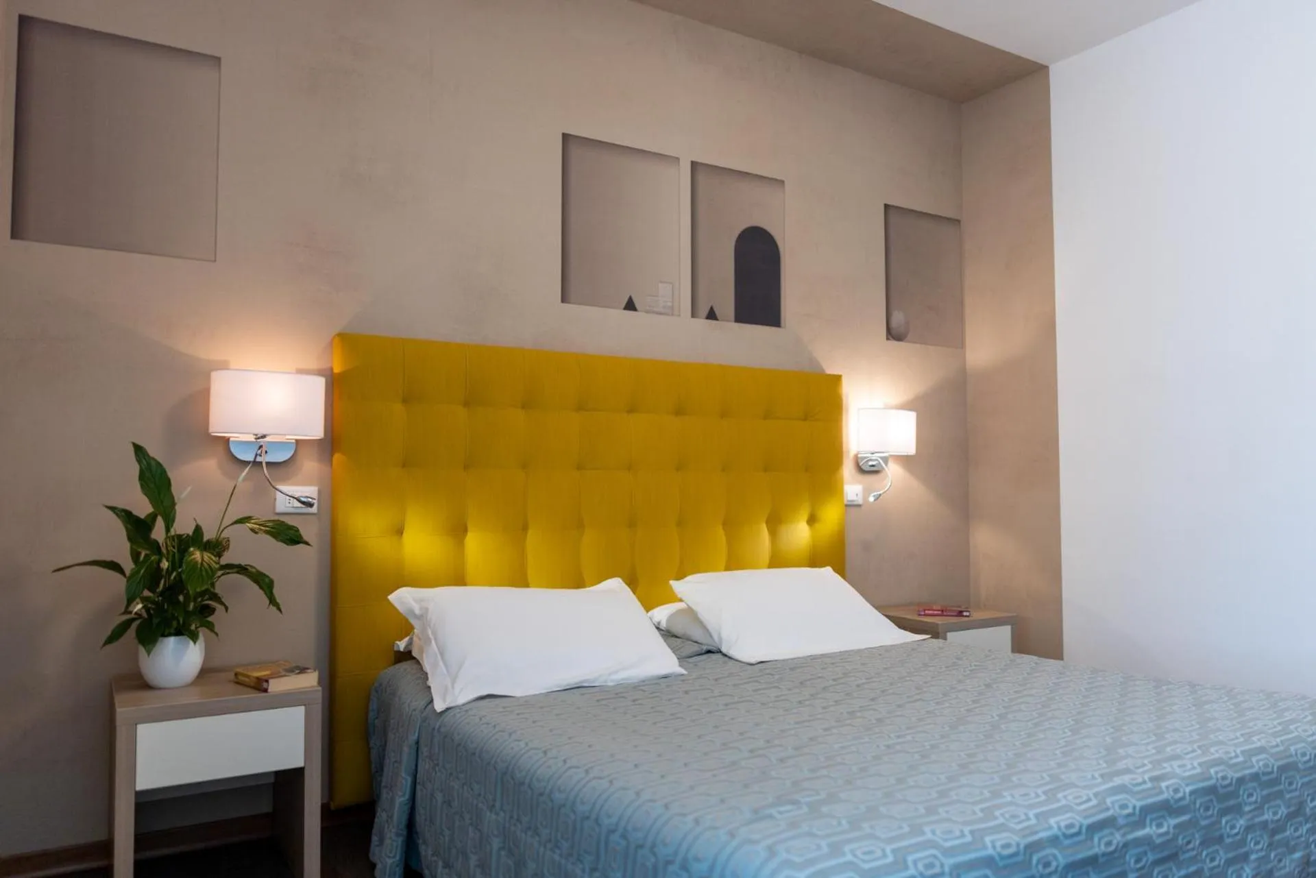 Bedroom, Bed in Hotel Palma de Majorca