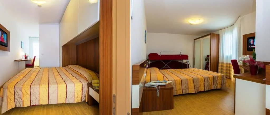 Bedroom, Bed in Hotel Palma de Majorca