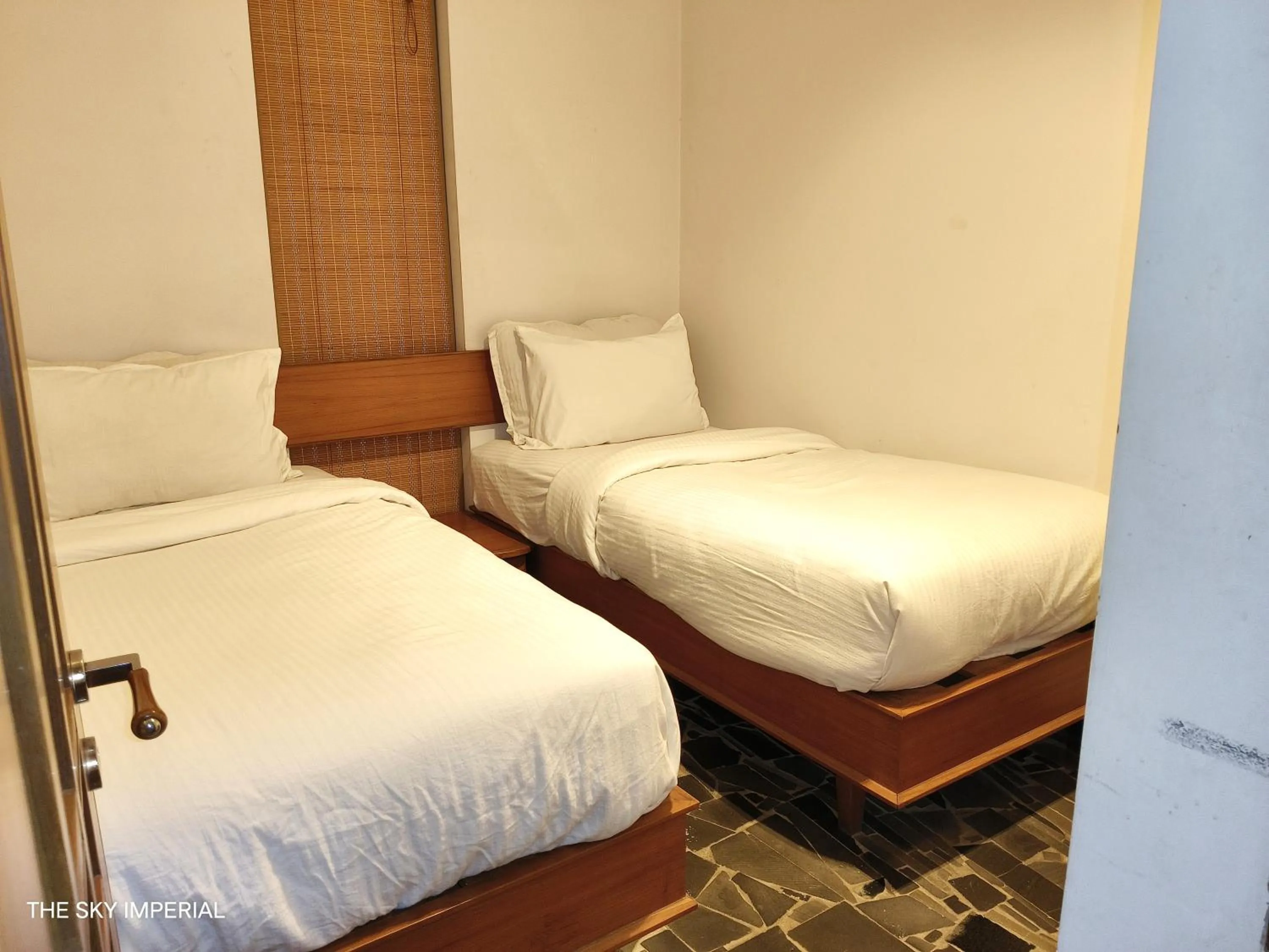 Bed in The Sky Imperial Aarivaa Luxury Stays