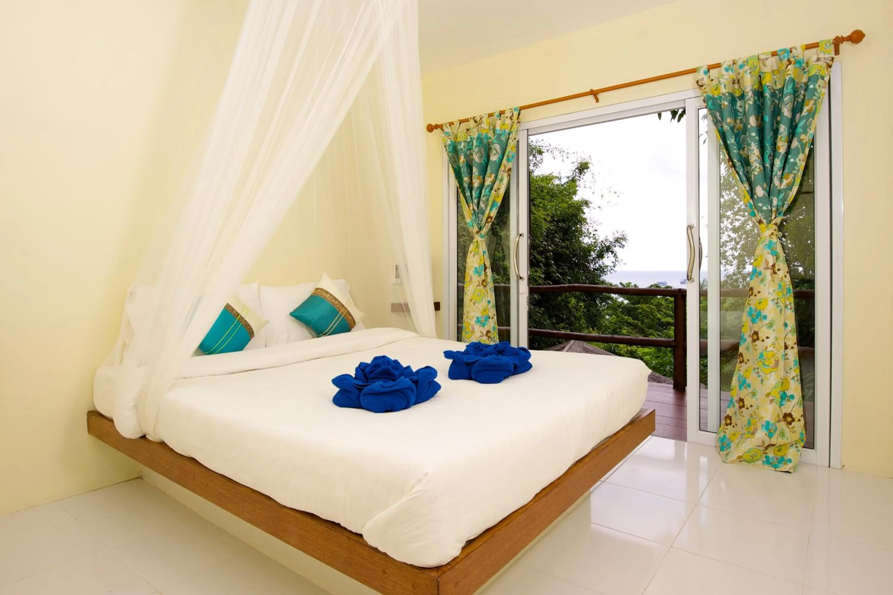 Day, Bed in Bubble Bungalow