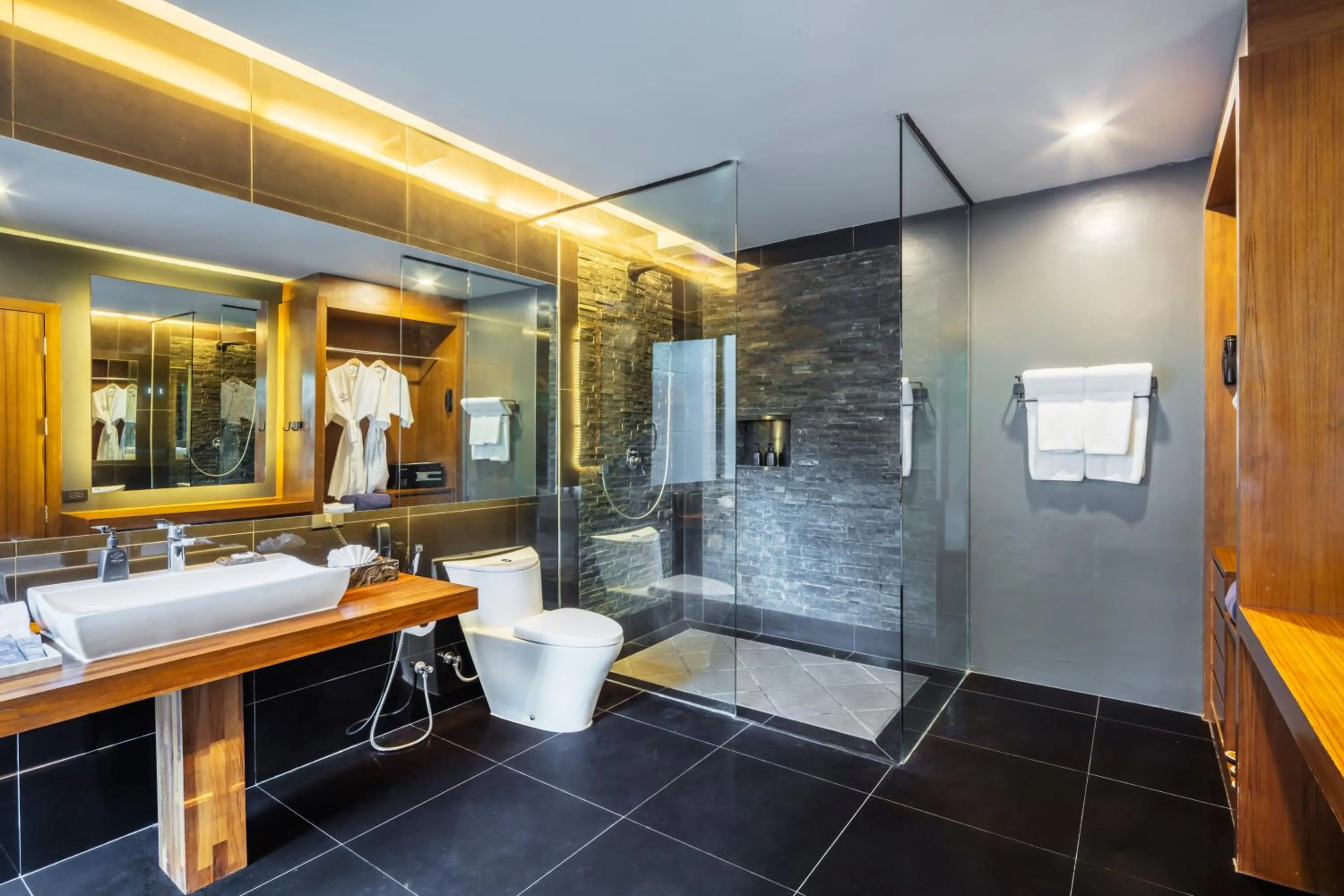 Toilet in The Paz Resort Khao Yai