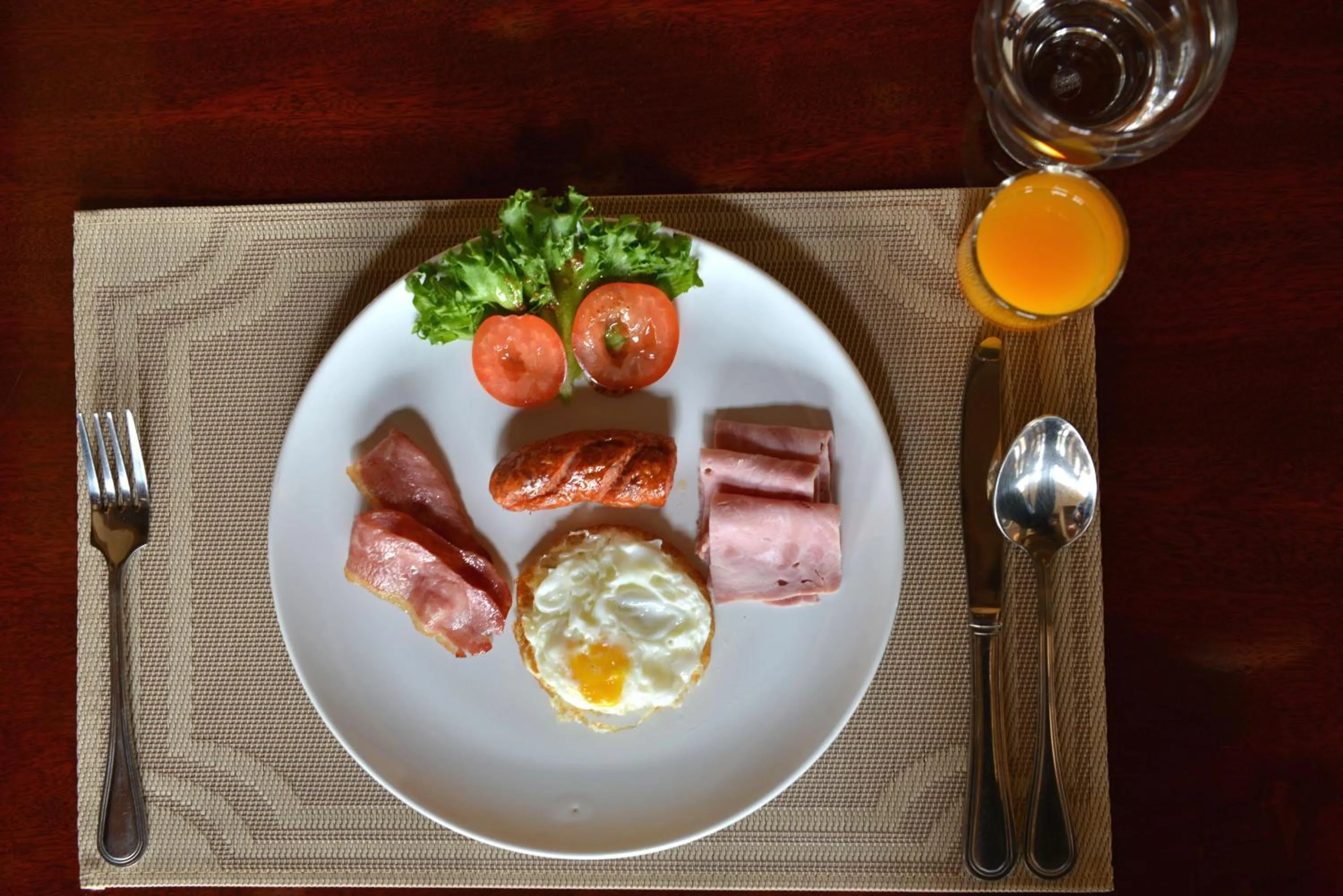 American breakfast in Mela Garden Retreat Cottage