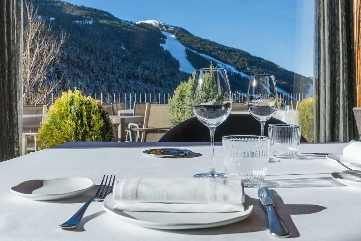 Restaurant/places to eat in Hotel Naudi Boutique Adults only