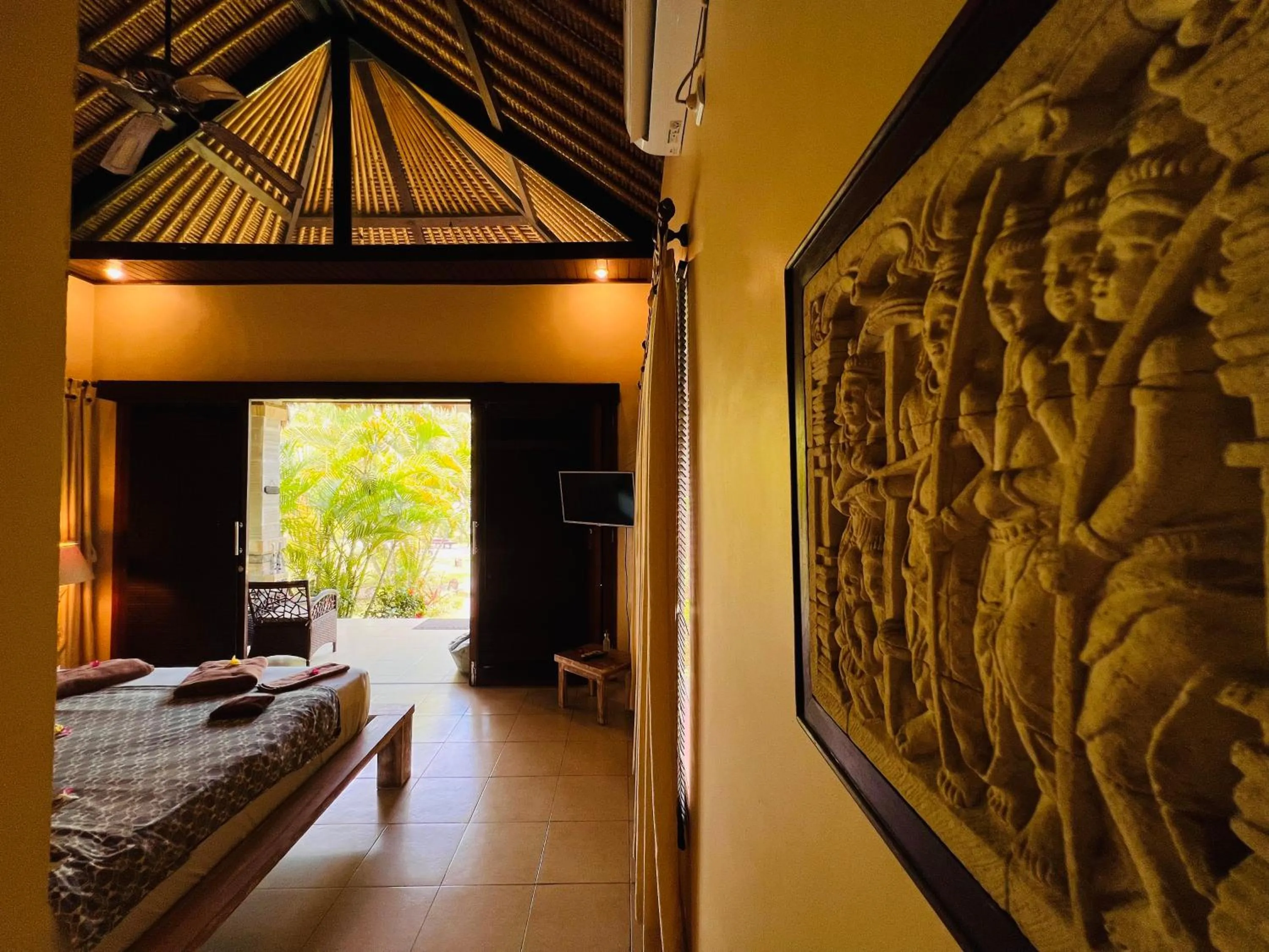 Bedroom, Bed in Relax Bali Dive & SPA ocean front resort