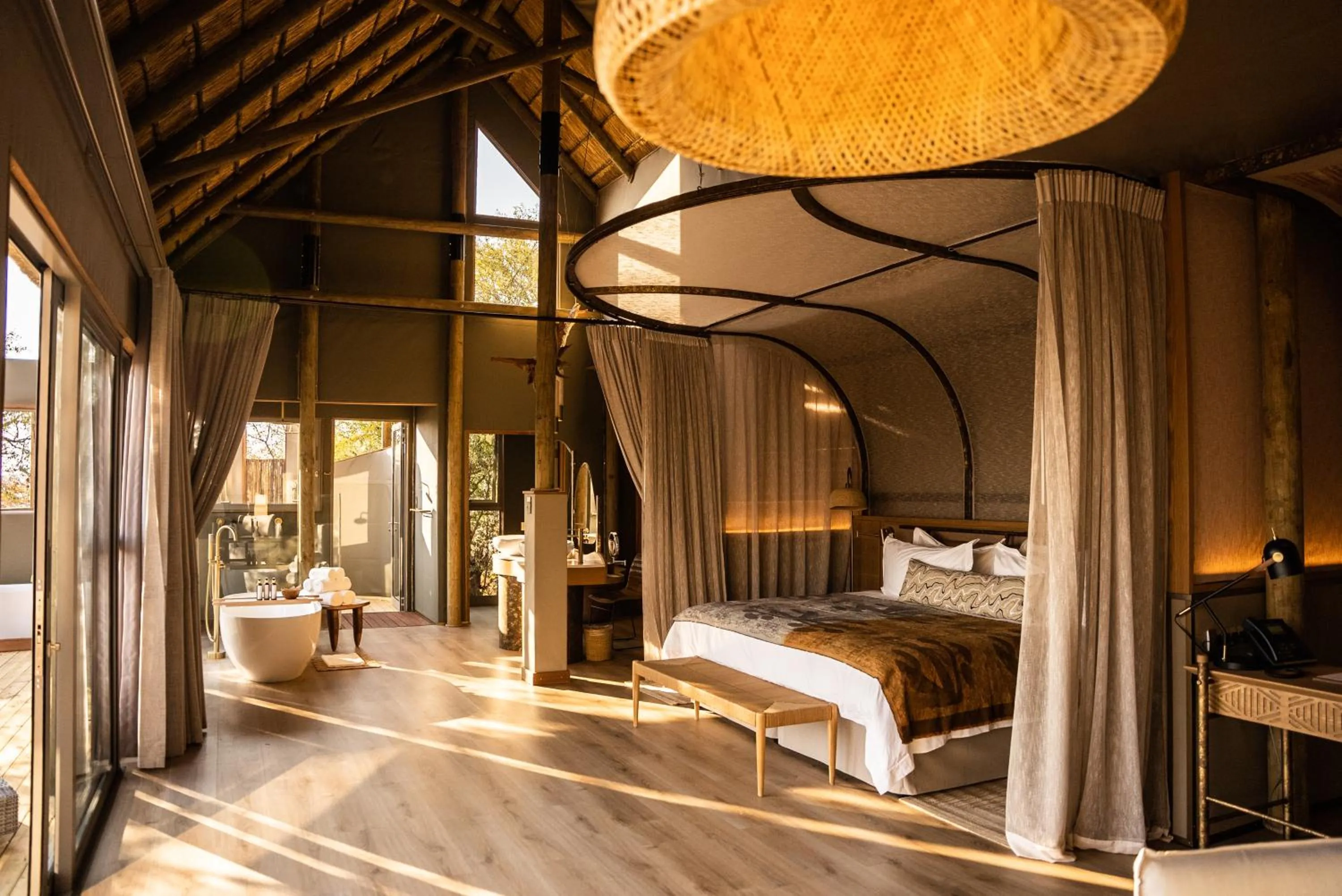 Restaurant/places to eat, Bed in Victoria Falls River Lodge