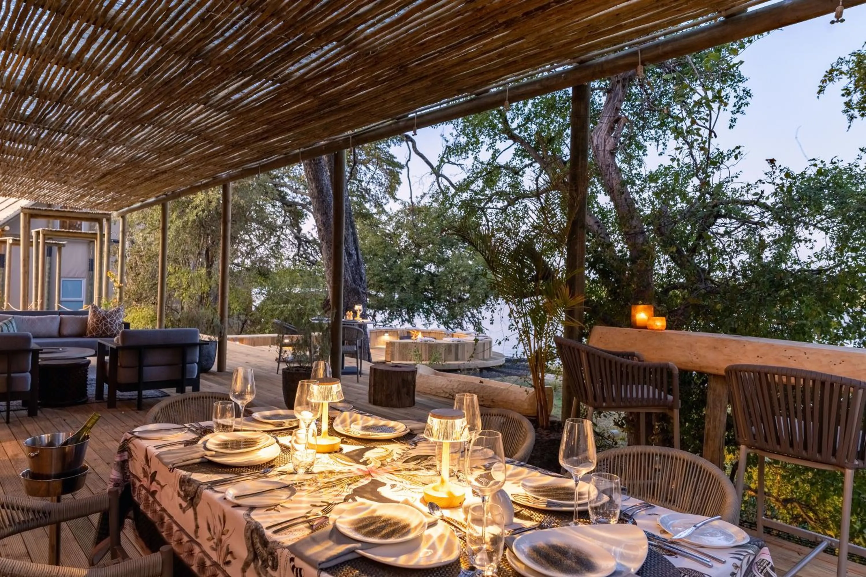 Restaurant/places to eat in Victoria Falls River Lodge
