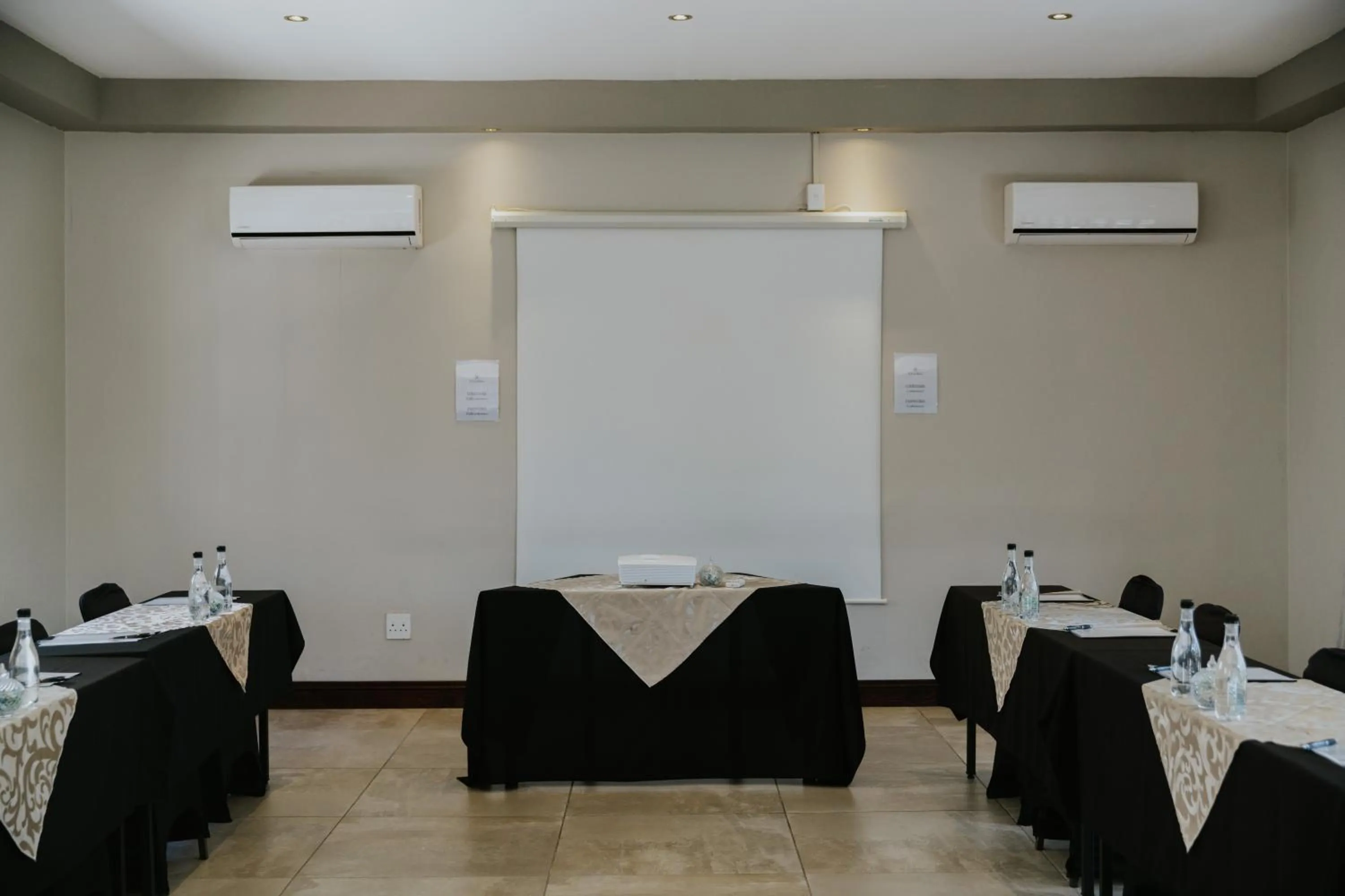 Meeting/conference room in Le Grand Chateau Hotel