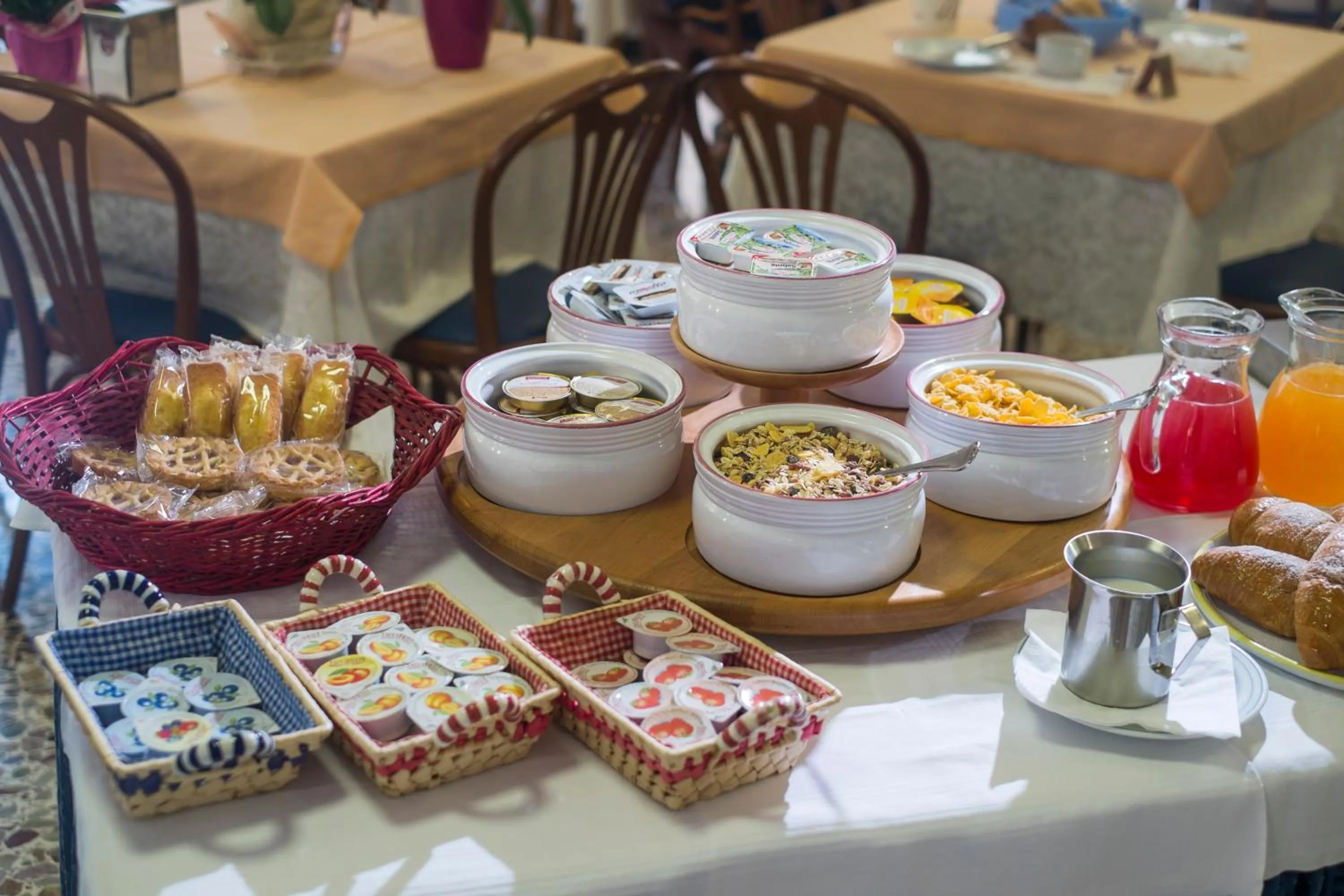 Breakfast in Hotel Latini