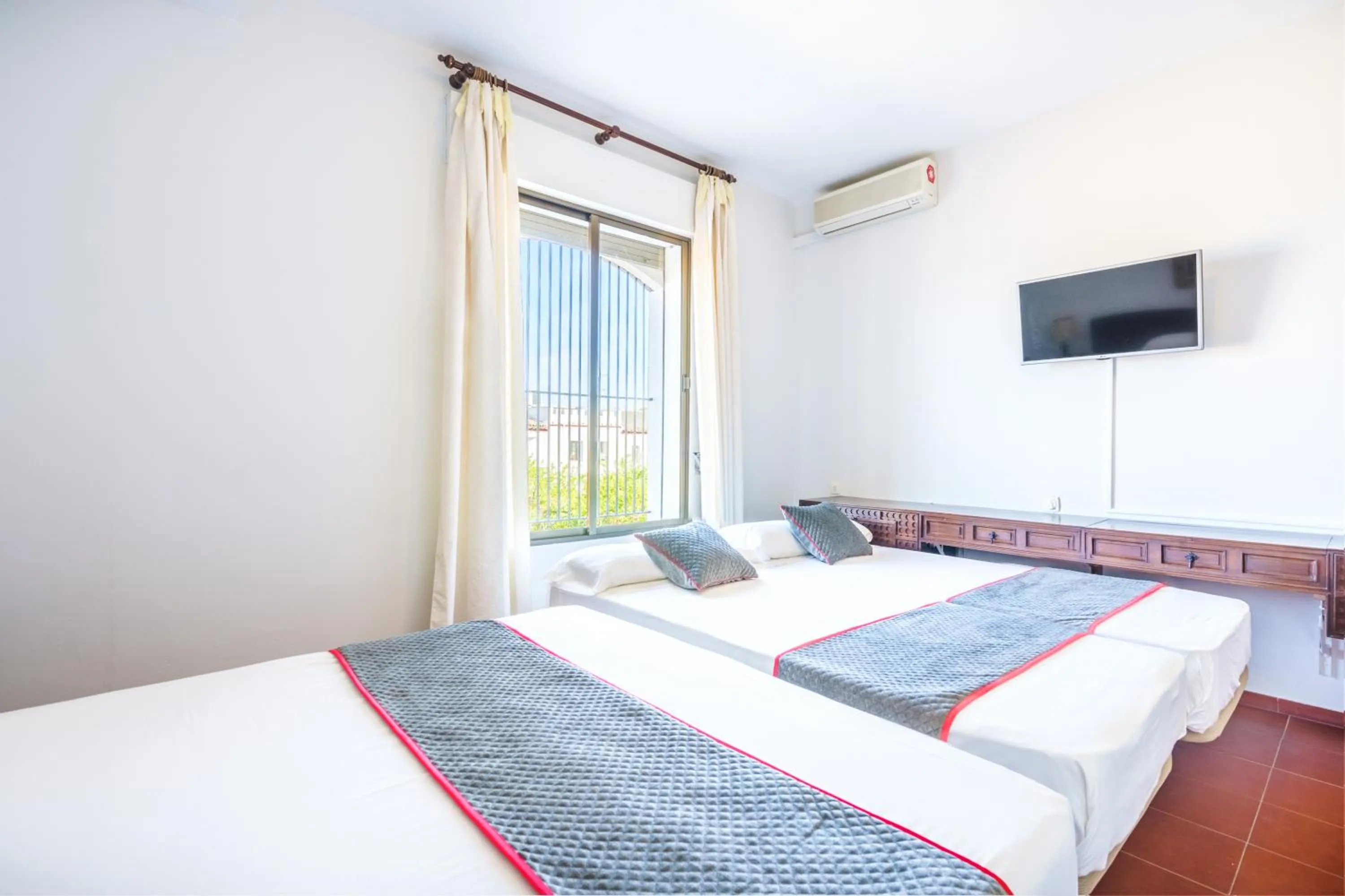 Bedroom, Bed in Venta del Alto Hotel las Cumbres by Vivere Stays