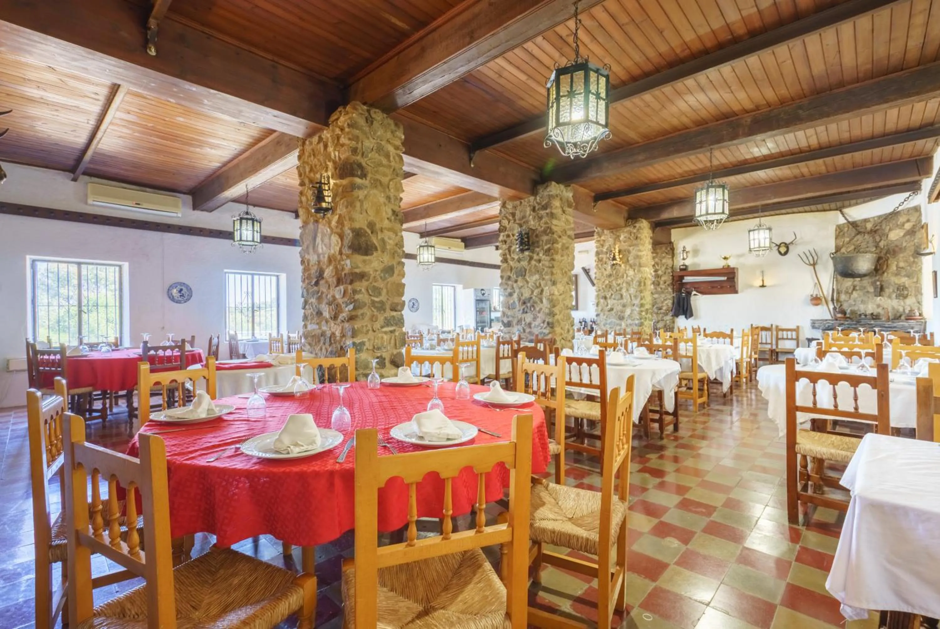 Restaurant/places to eat in Venta del Alto Hotel las Cumbres by Vivere Stays