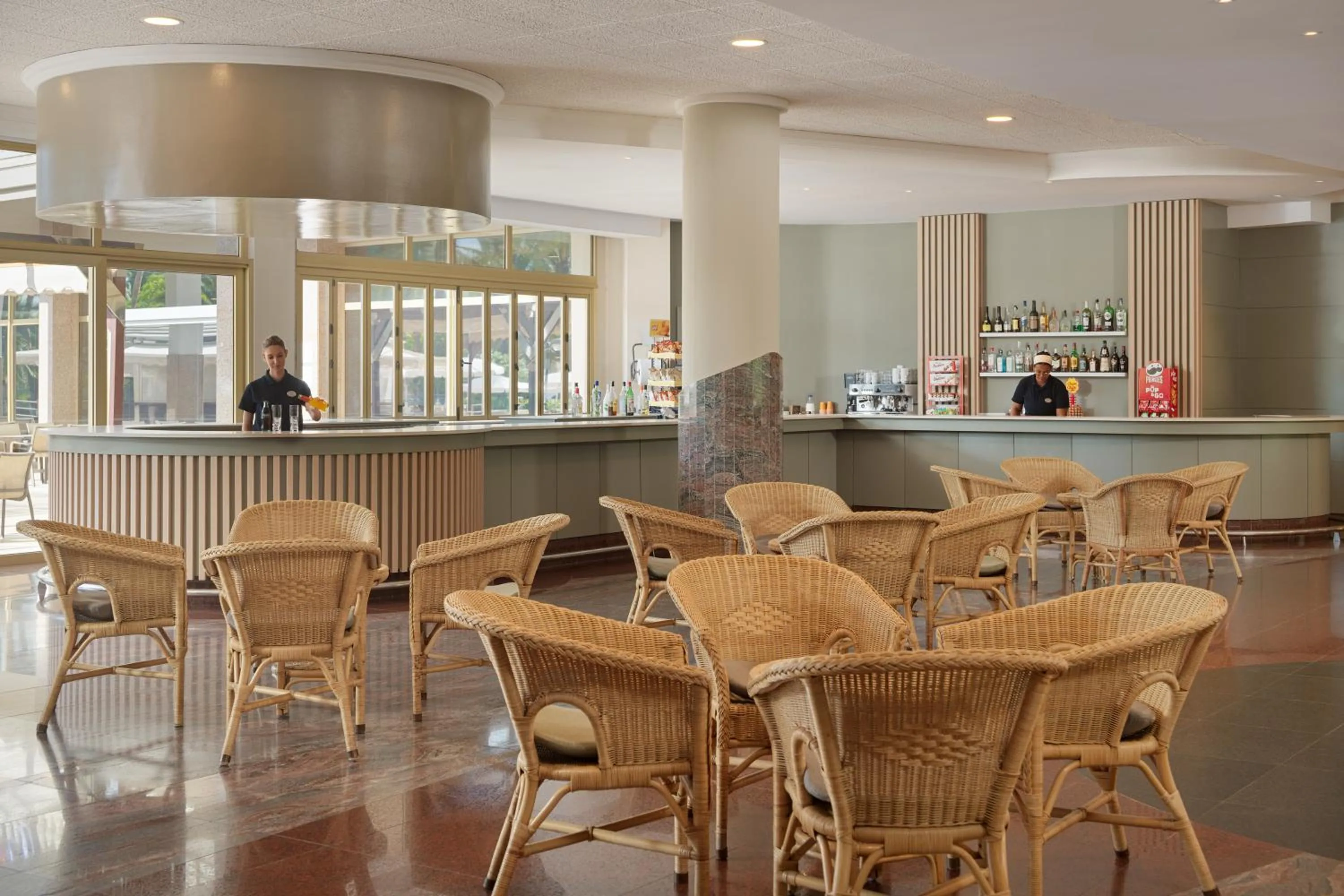 Lounge or bar in Ponient Dorada Palace by PortAventura World