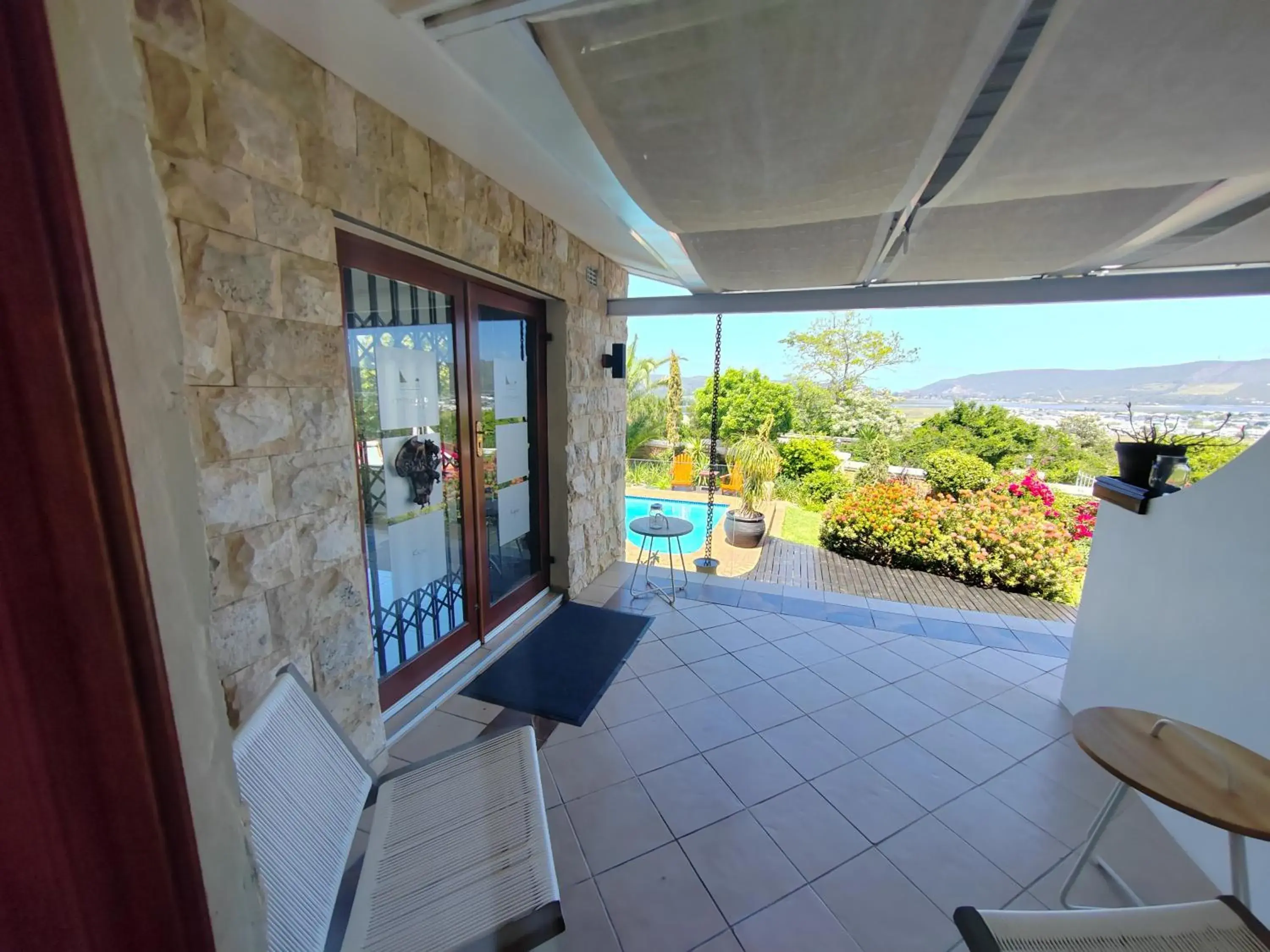 Luxury Queen Room in Candlewood Lodge Luxury Queen Room in Candlewood Lodge