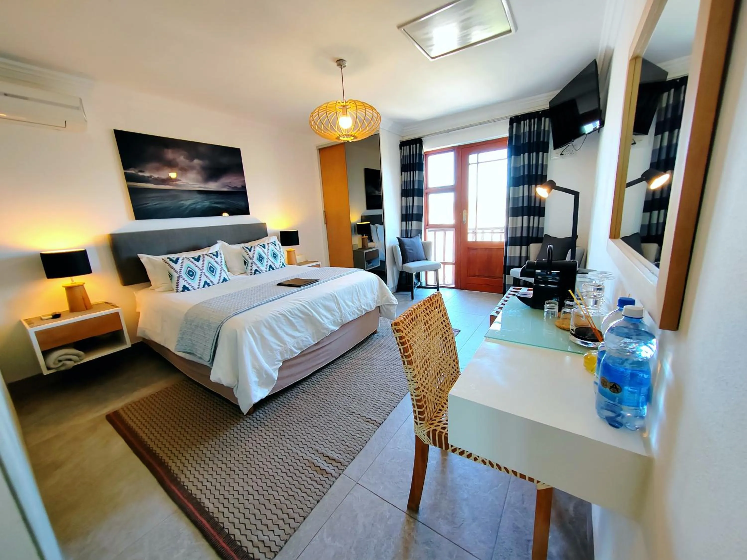 Bed in Candlewood Lodge