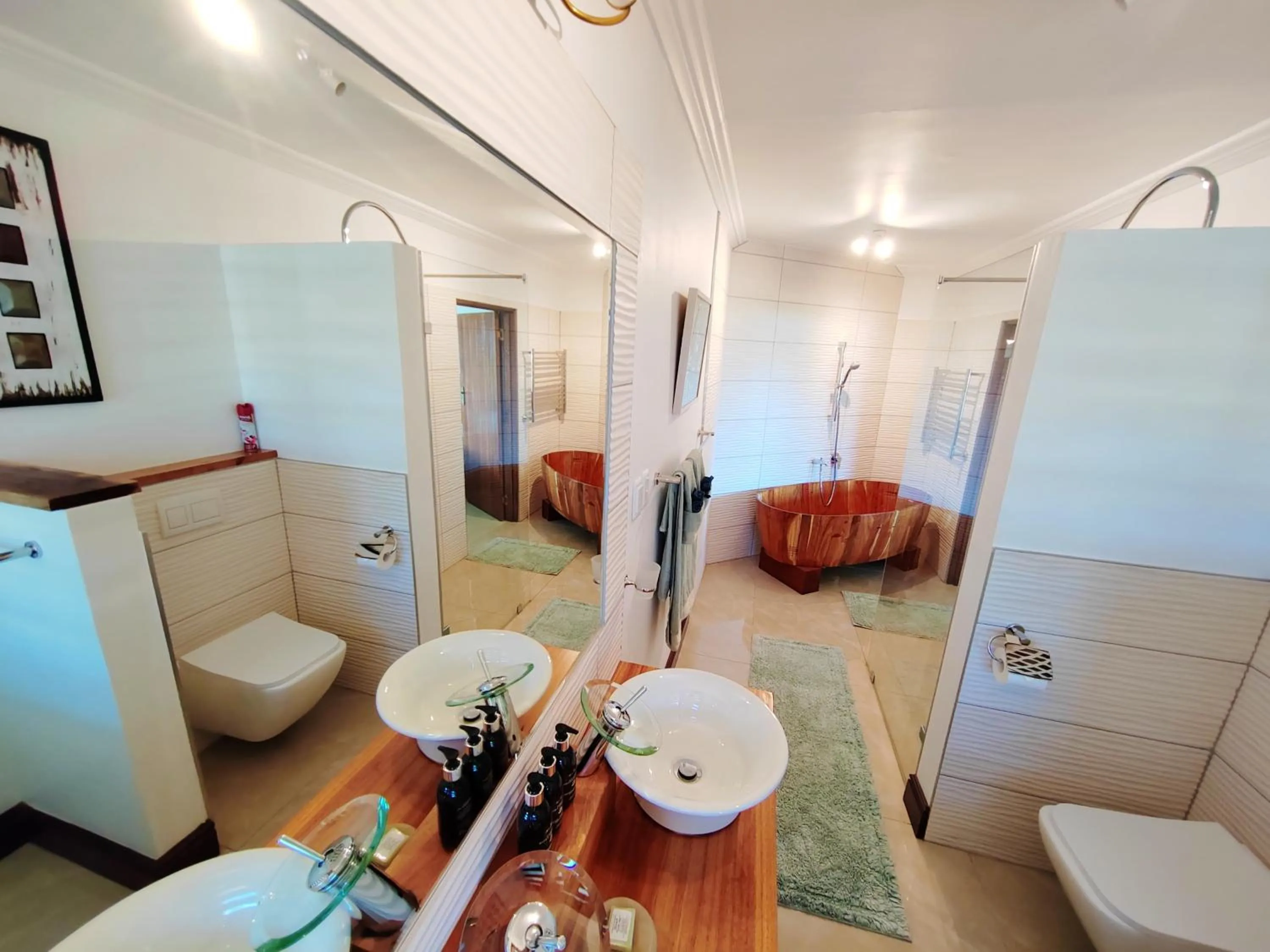 Toilet in Candlewood Lodge