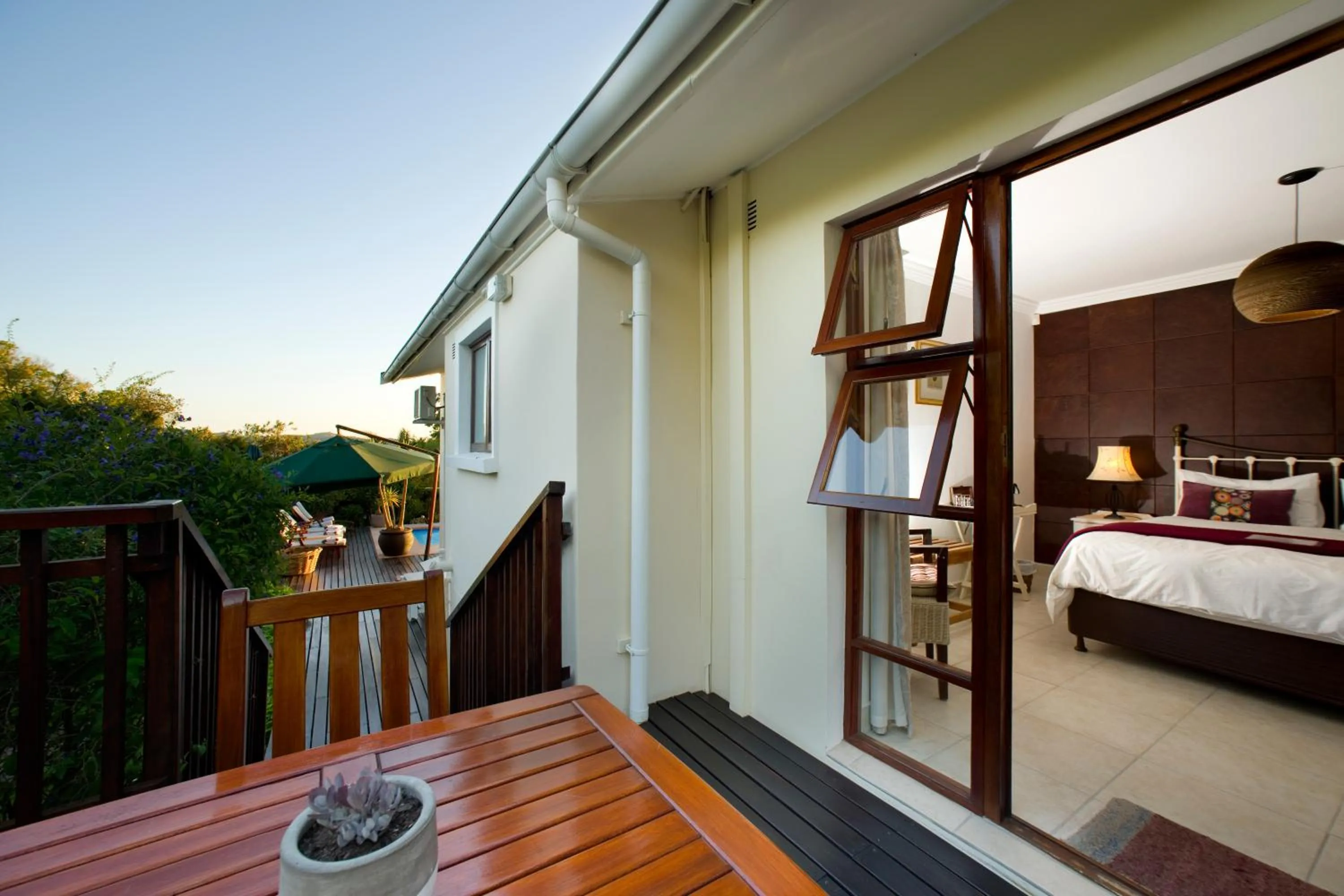 Garden, Bed in Candlewood Lodge