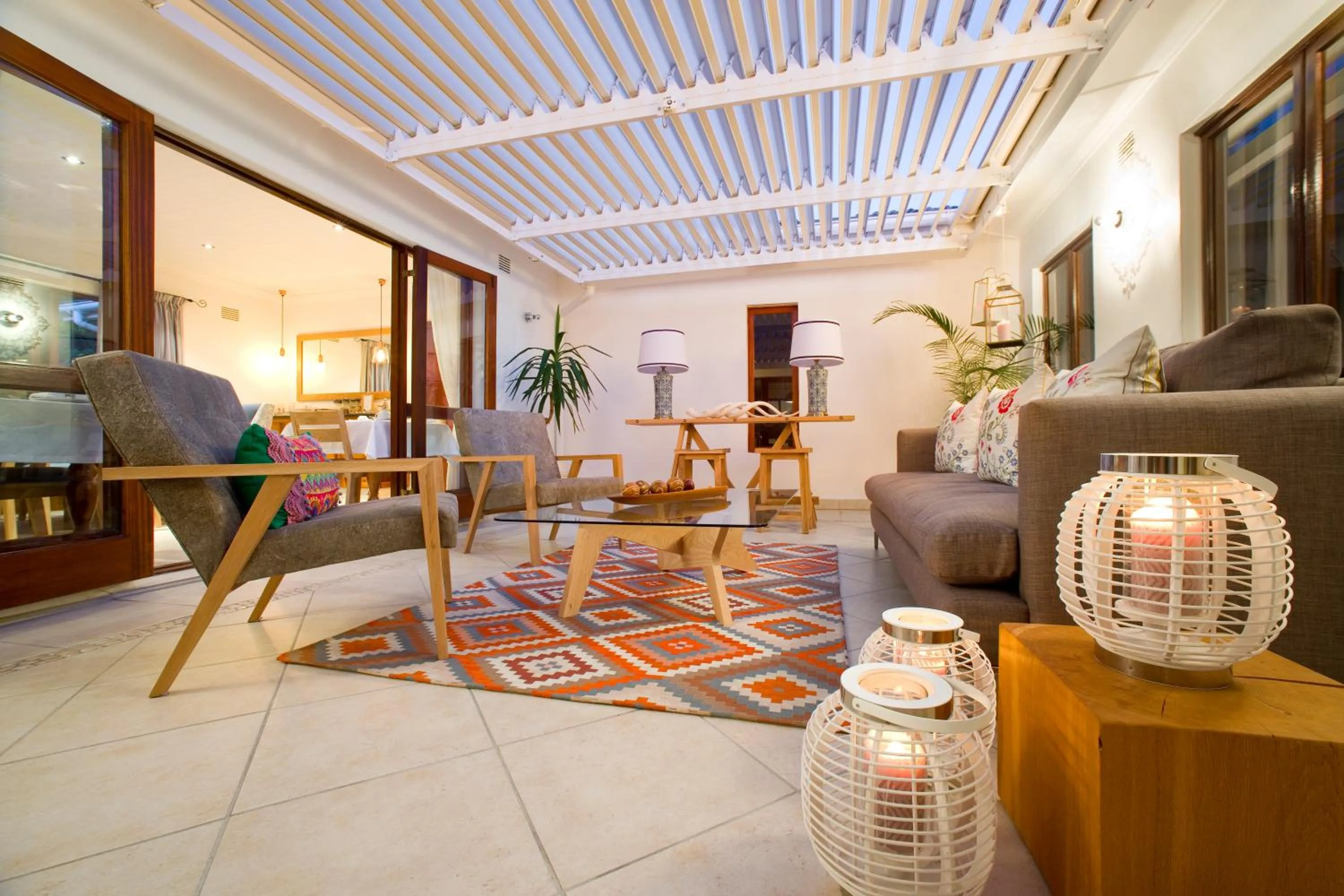 Living room in Candlewood Lodge