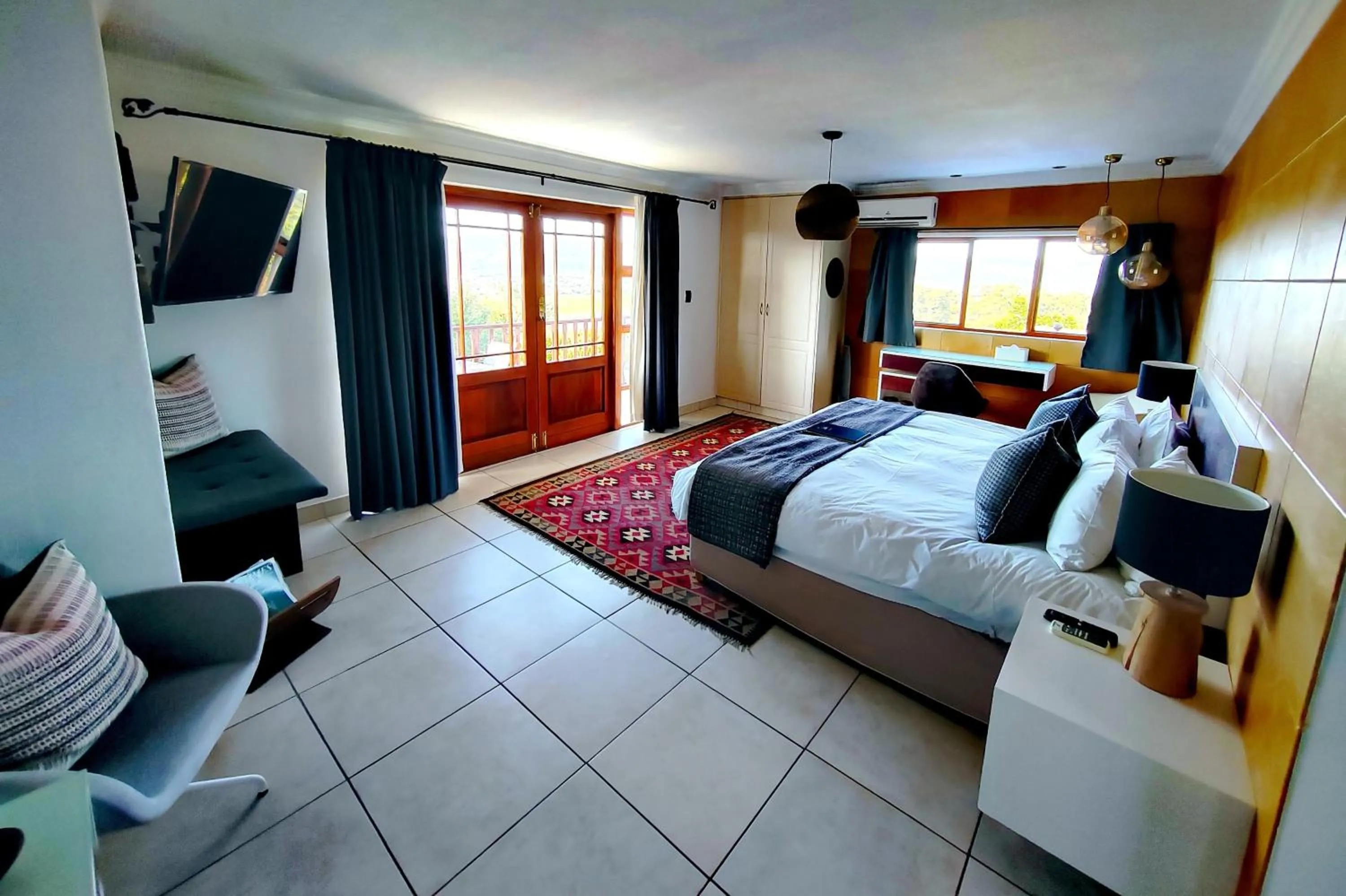 Bed in Candlewood Lodge