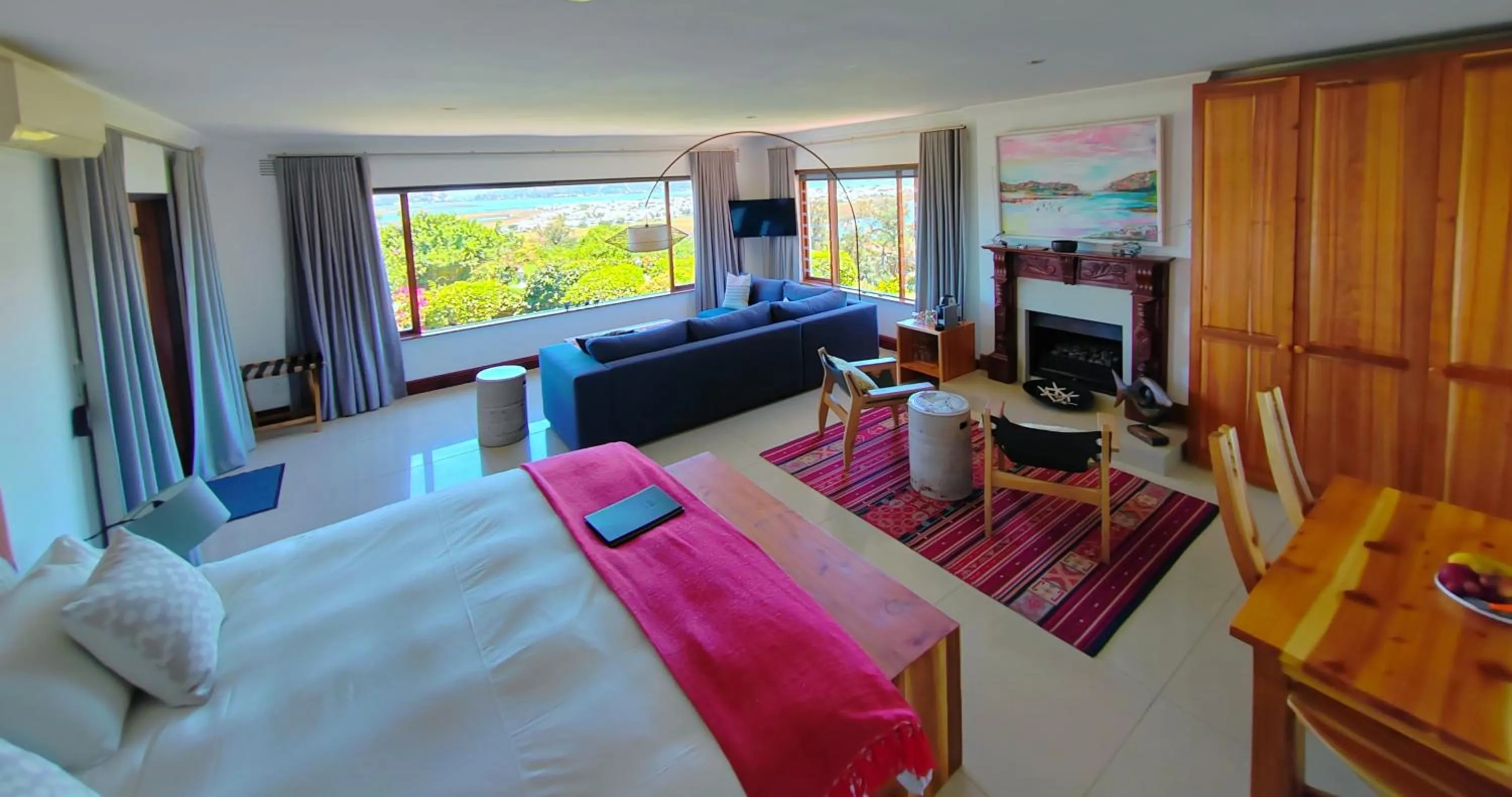 Bed in Candlewood Lodge