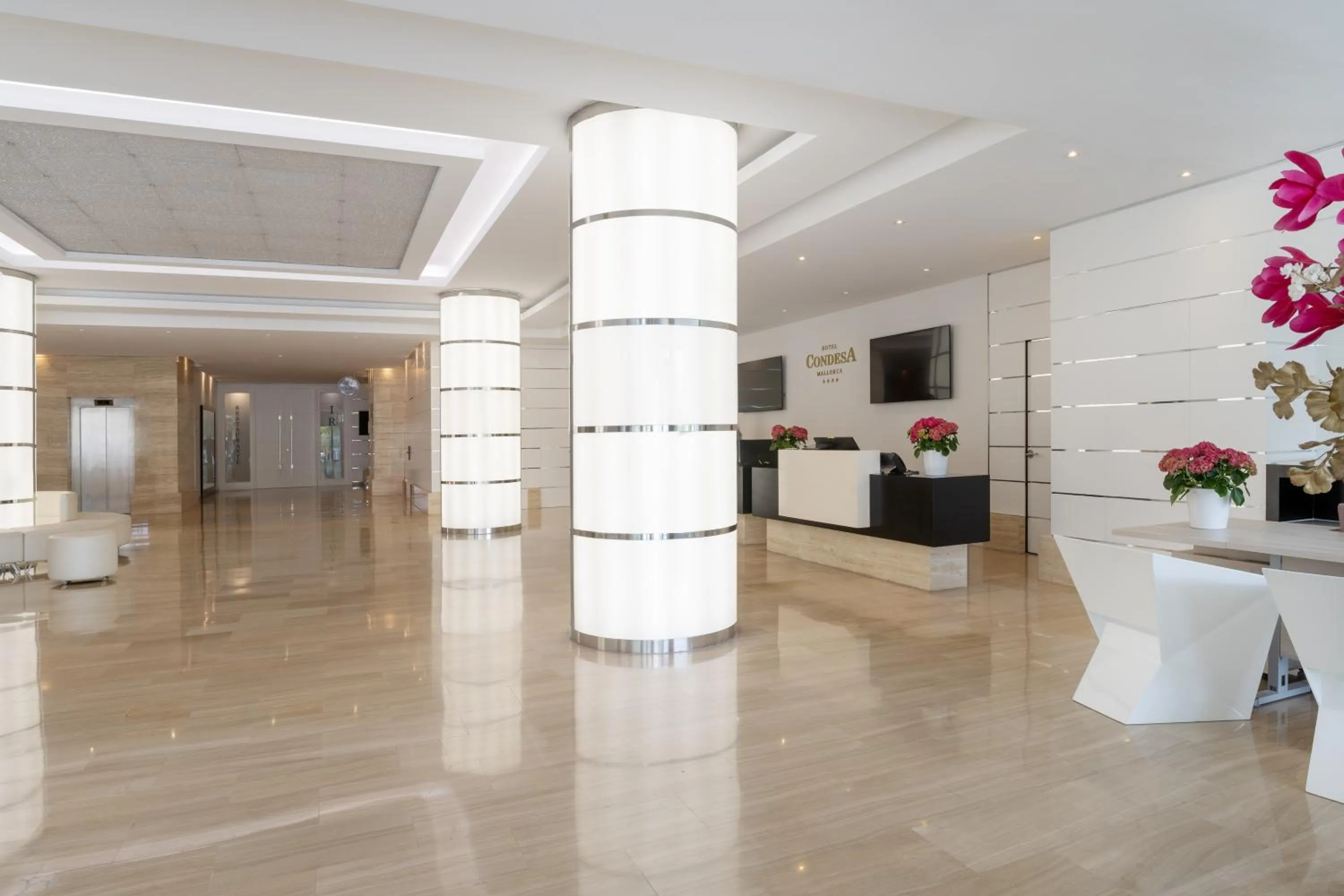 Facade/entrance in Hotel Condesa