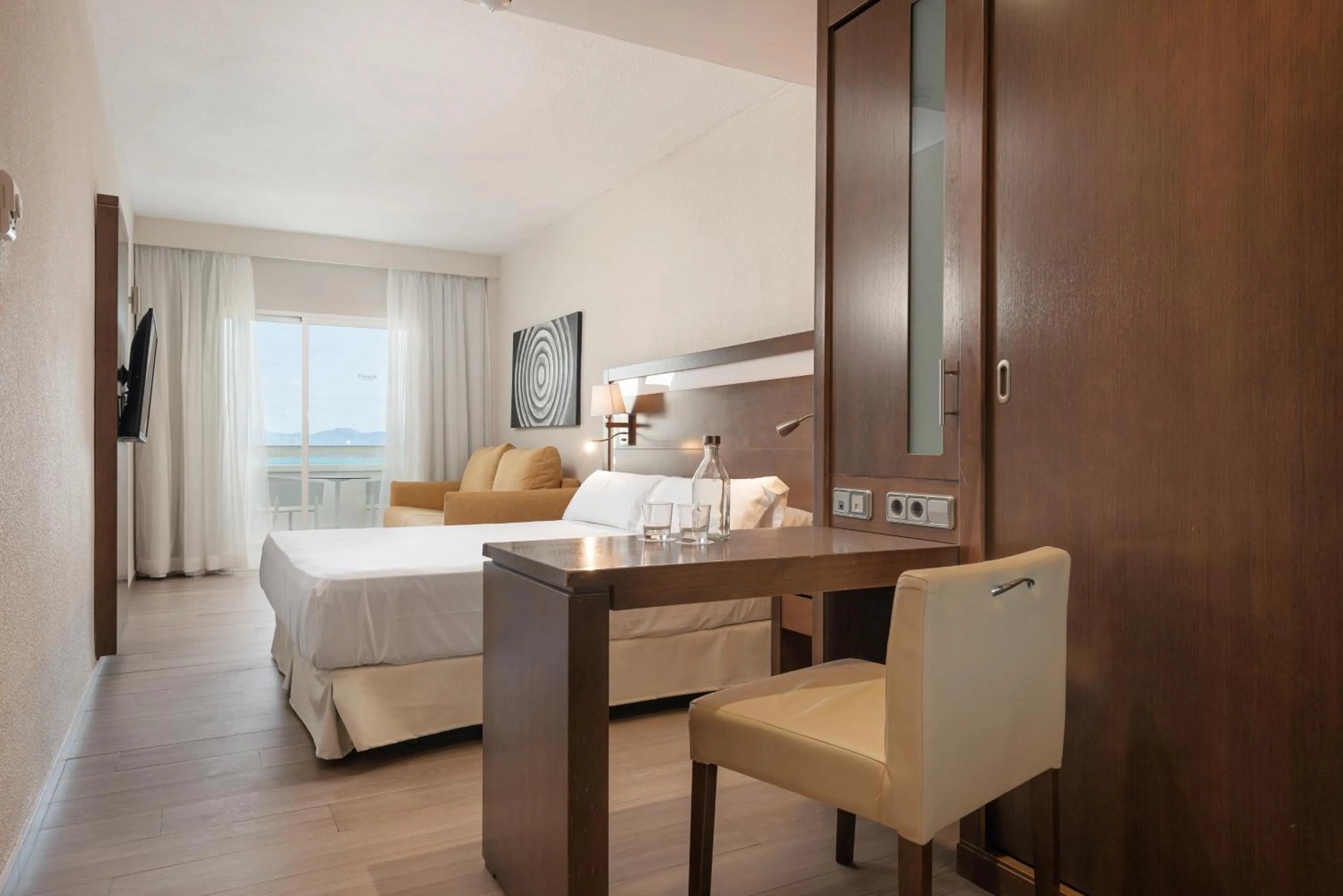 View (from property/room), Bed in Hotel Condesa