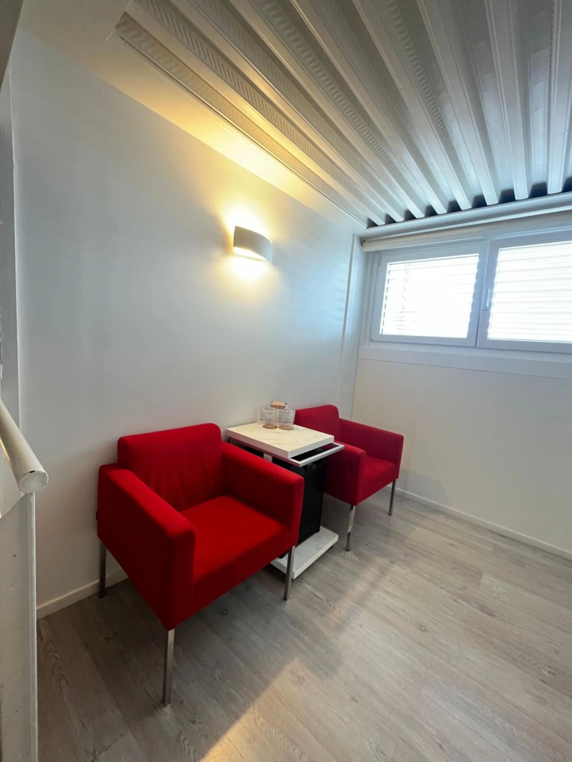 Photo of the whole room in Hotel Punta Monpas