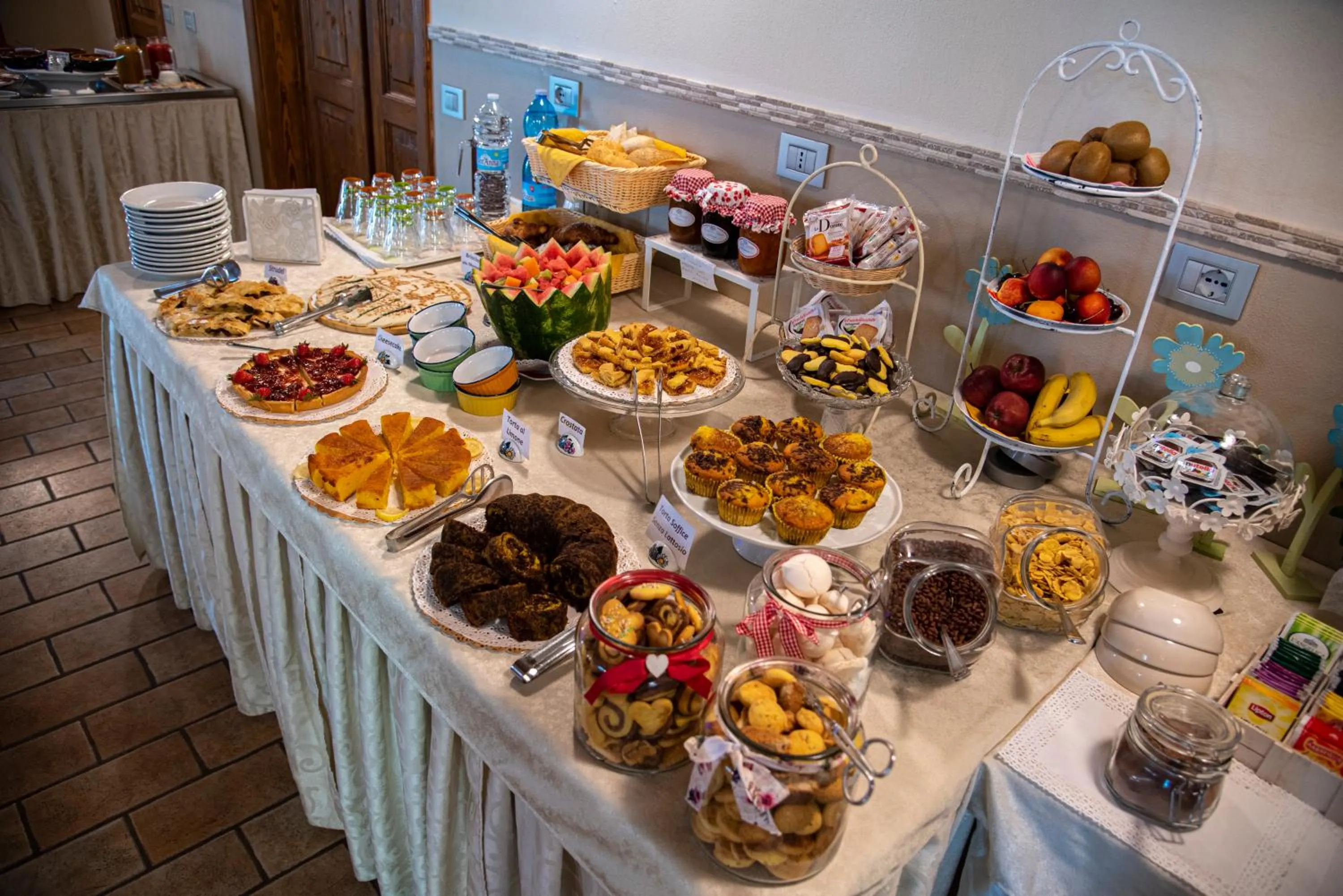 Buffet breakfast in Agriturismo B&B Vista Parco