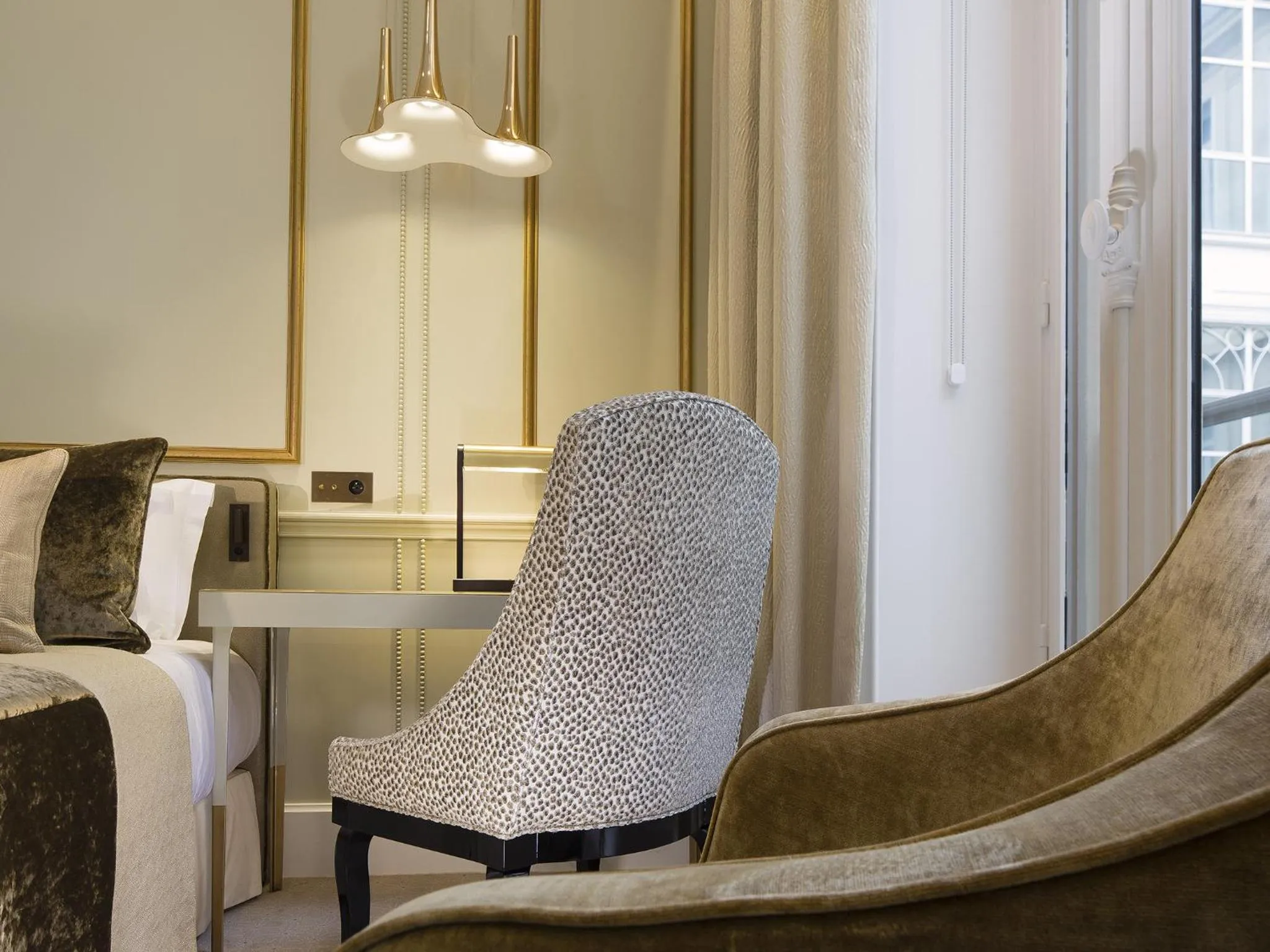 Bedroom in Le Narcisse Blanc