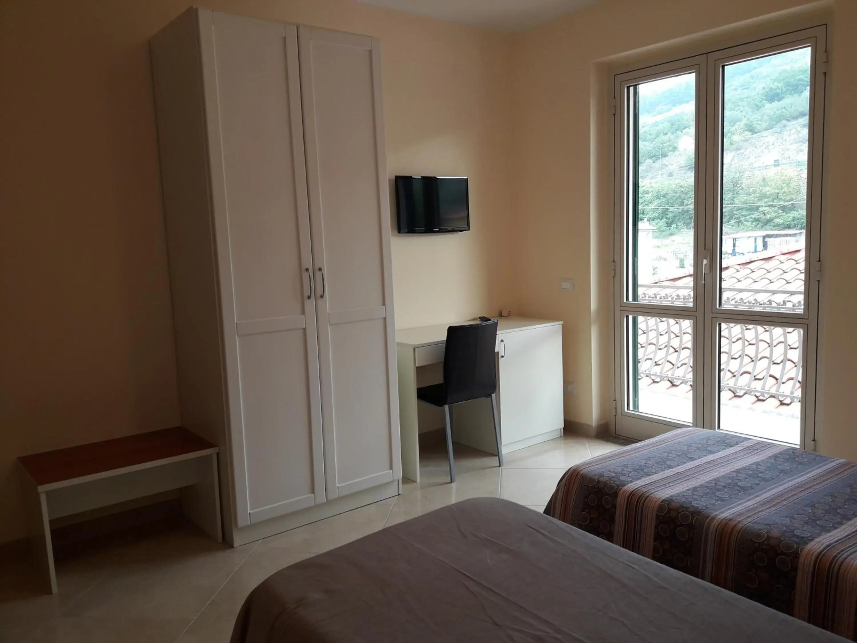 Twin Room with Shared Toilet in Il Bel Risveglio Twin Room with Shared Toilet in Il Bel Risveglio