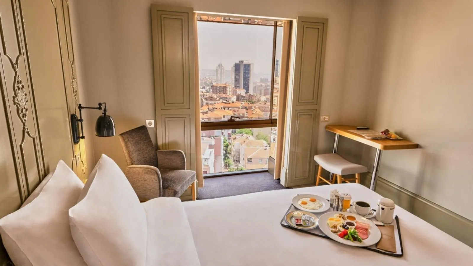 Bed in The Cettia Istanbul